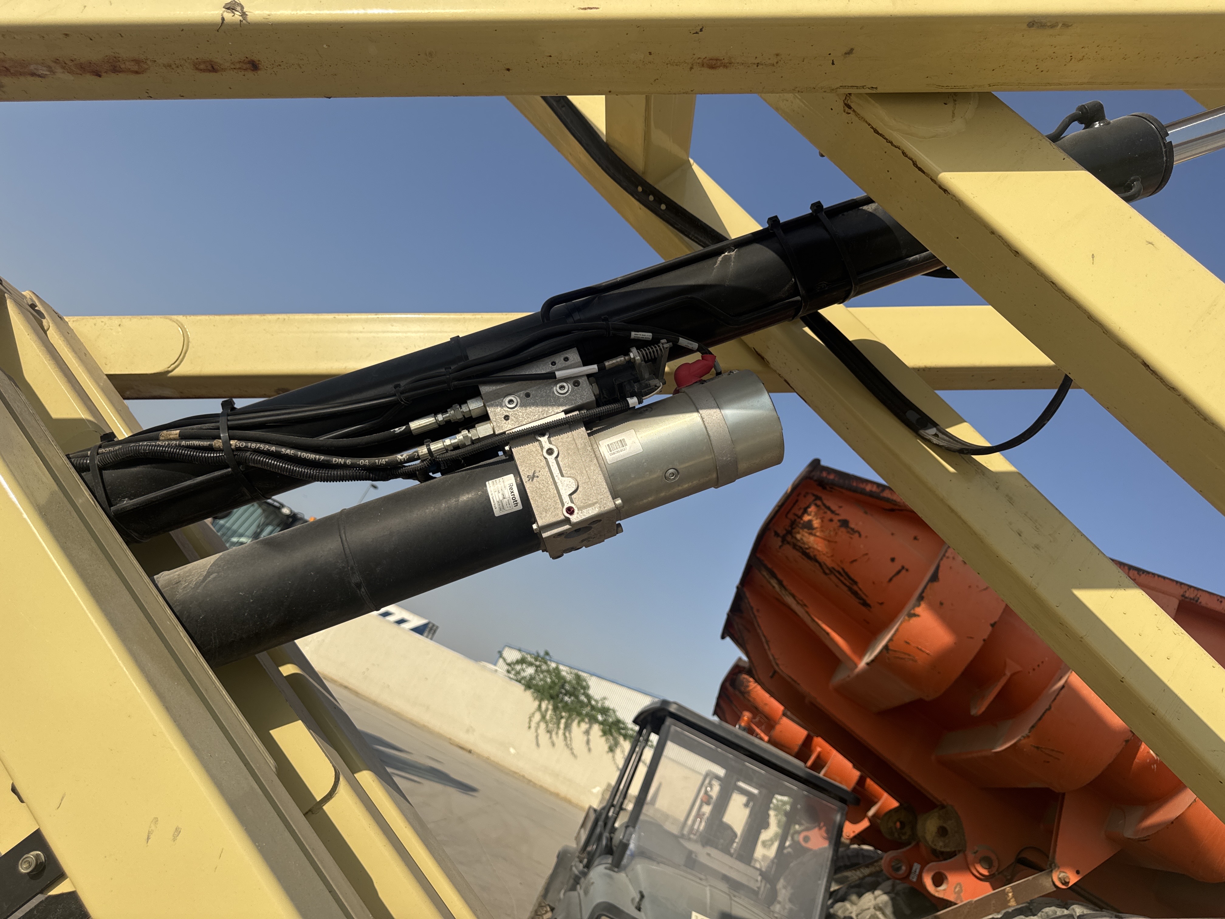 SLA-018-جي-إل-جي-3246ES-رافعات-مقصية-فحص-الهيدروليك-اسطوانات-المقص-1