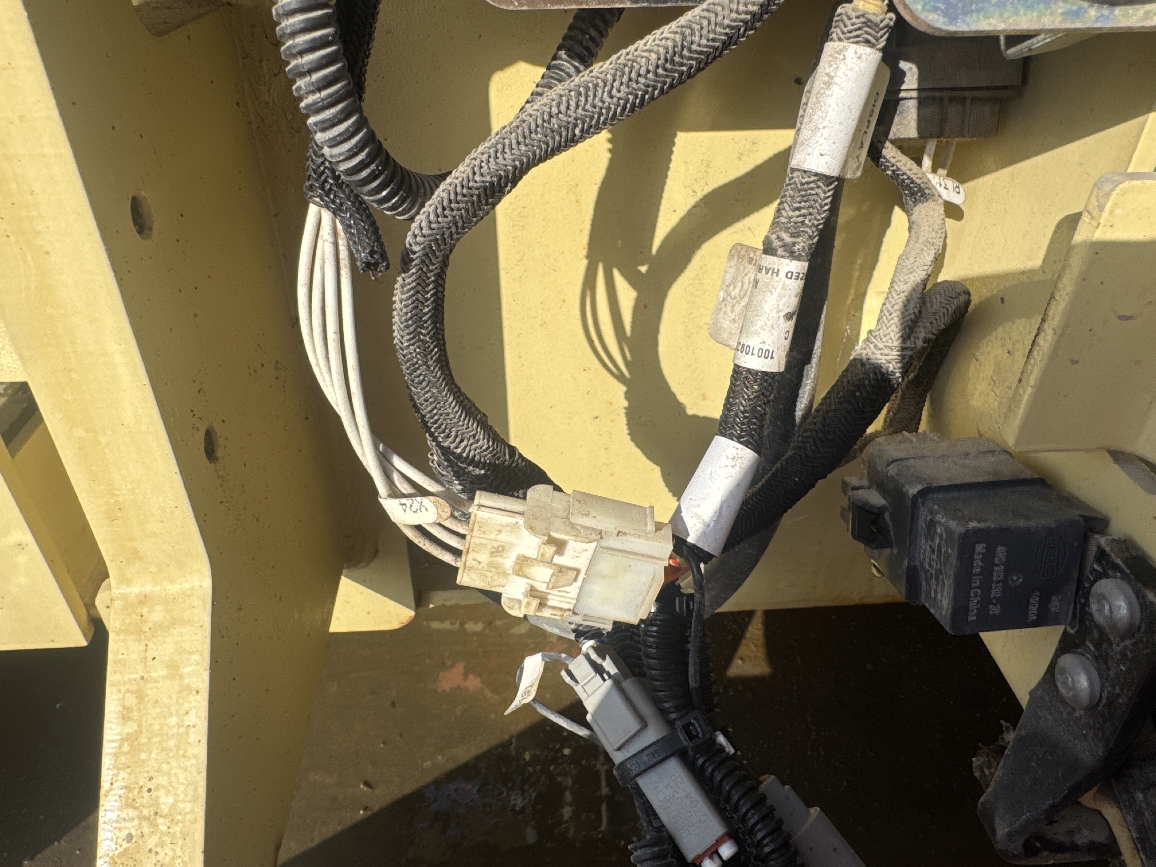 SLA-019-JLG-3246ES-Scissor-lifts-inspection-Electronics-Main-harness-1