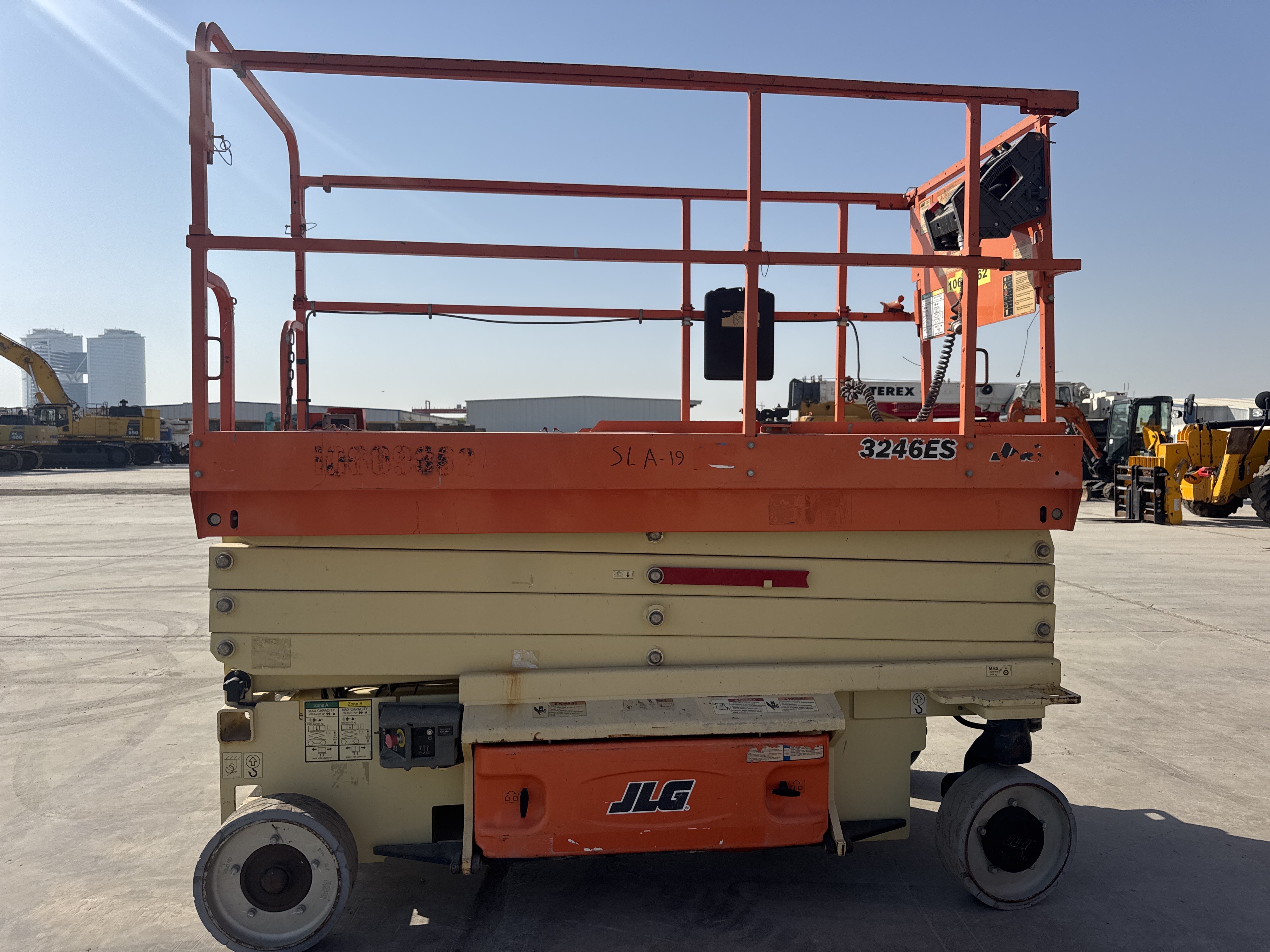 SLA-019-JLG-3246ES-Scissor-lifts-inspection-Structure-Paint-1