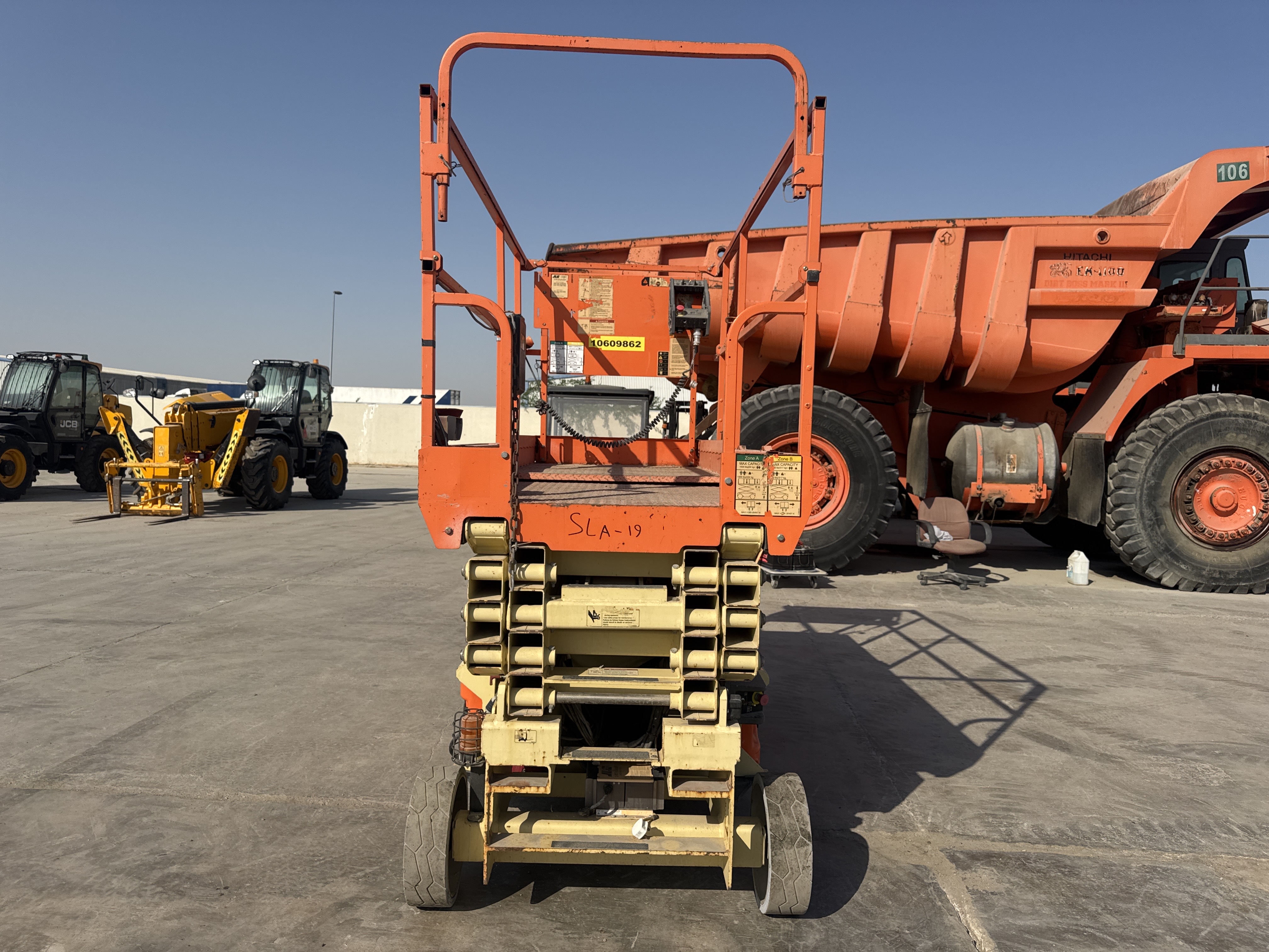 SLA-019-JLG-3246ES-Scissor-lifts-inspection-Structure-Paint-1