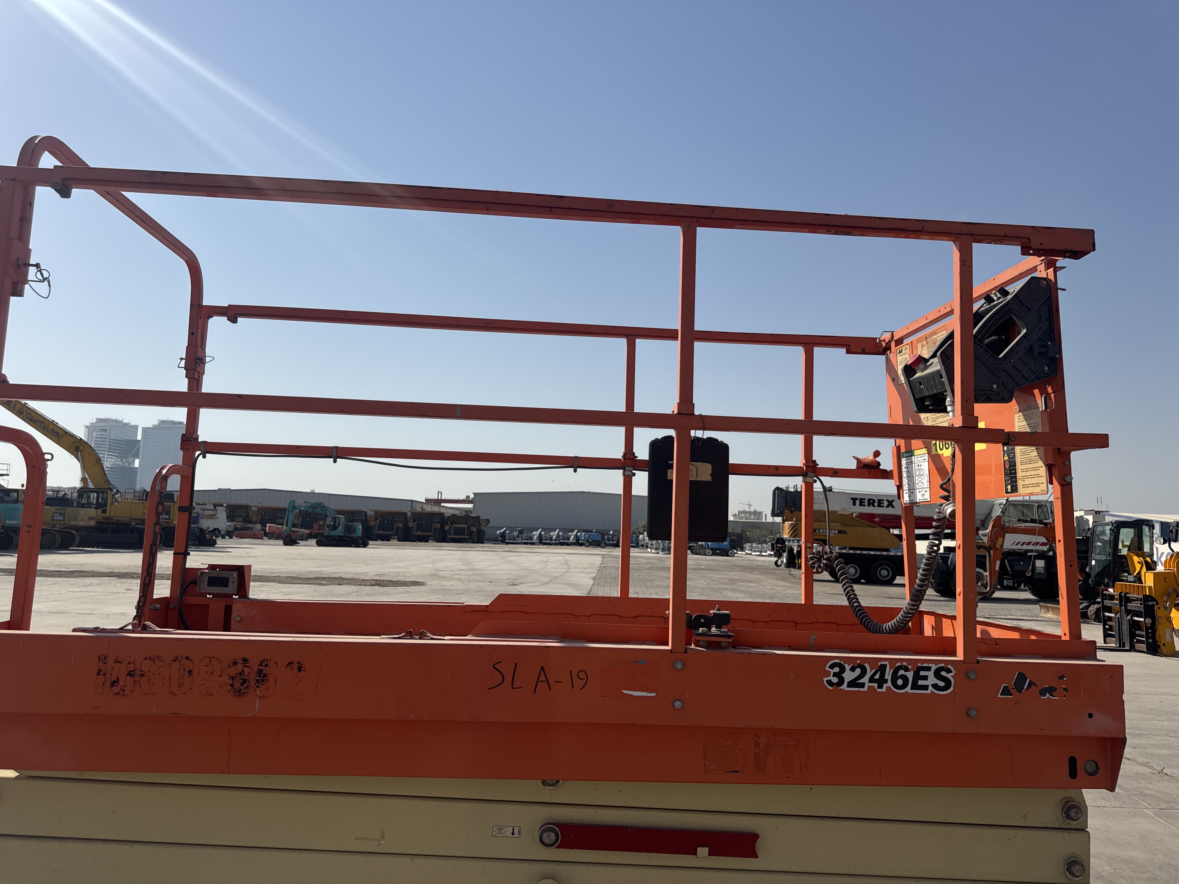 SLA-019-JLG-3246ES-Scissor-lifts-inspection-Structure-Guard-rail-1