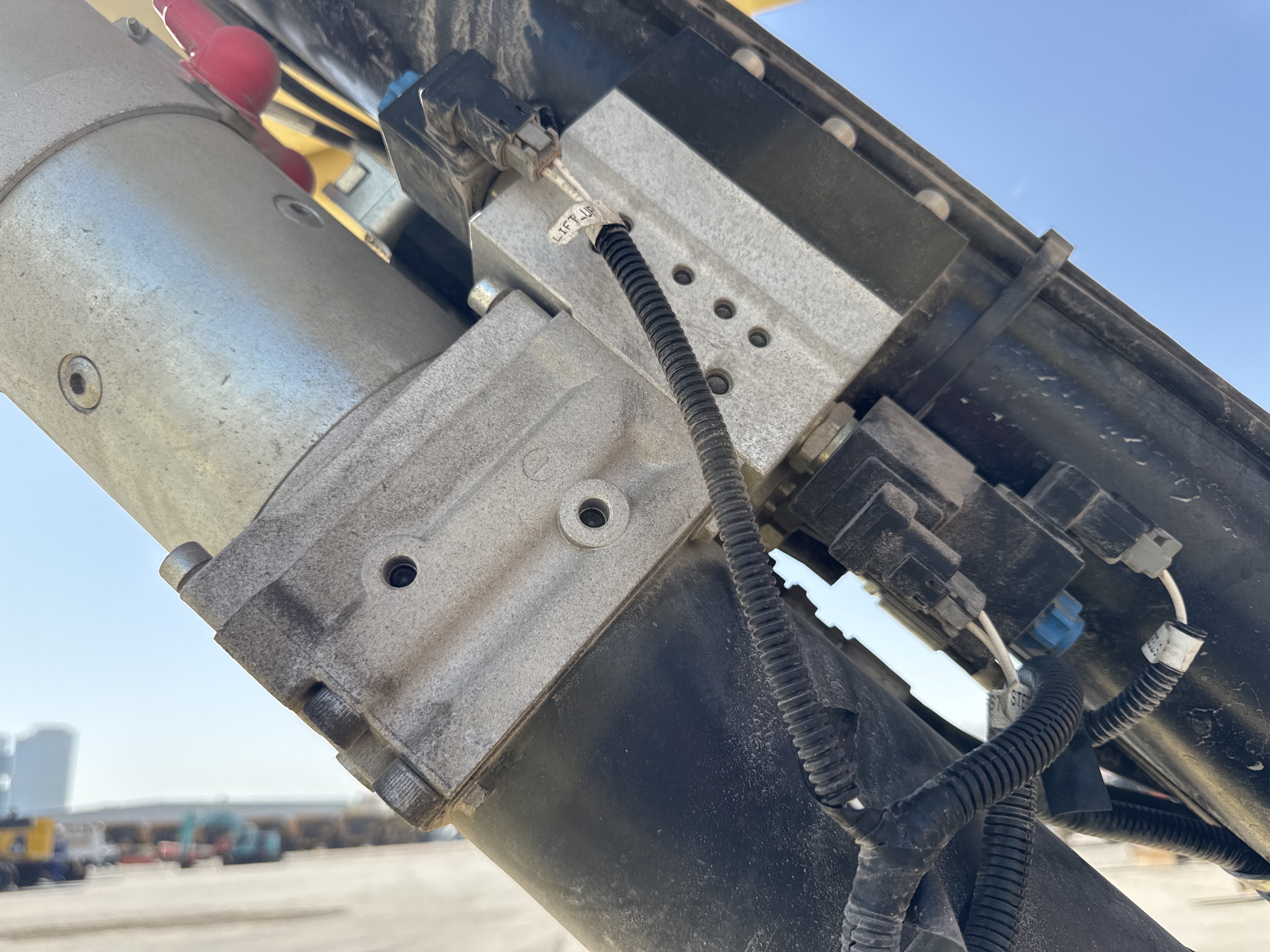 SLA-019-JLG-3246ES-Scissor-lifts-inspection-Hydraulics-Hydraulic-pump-1