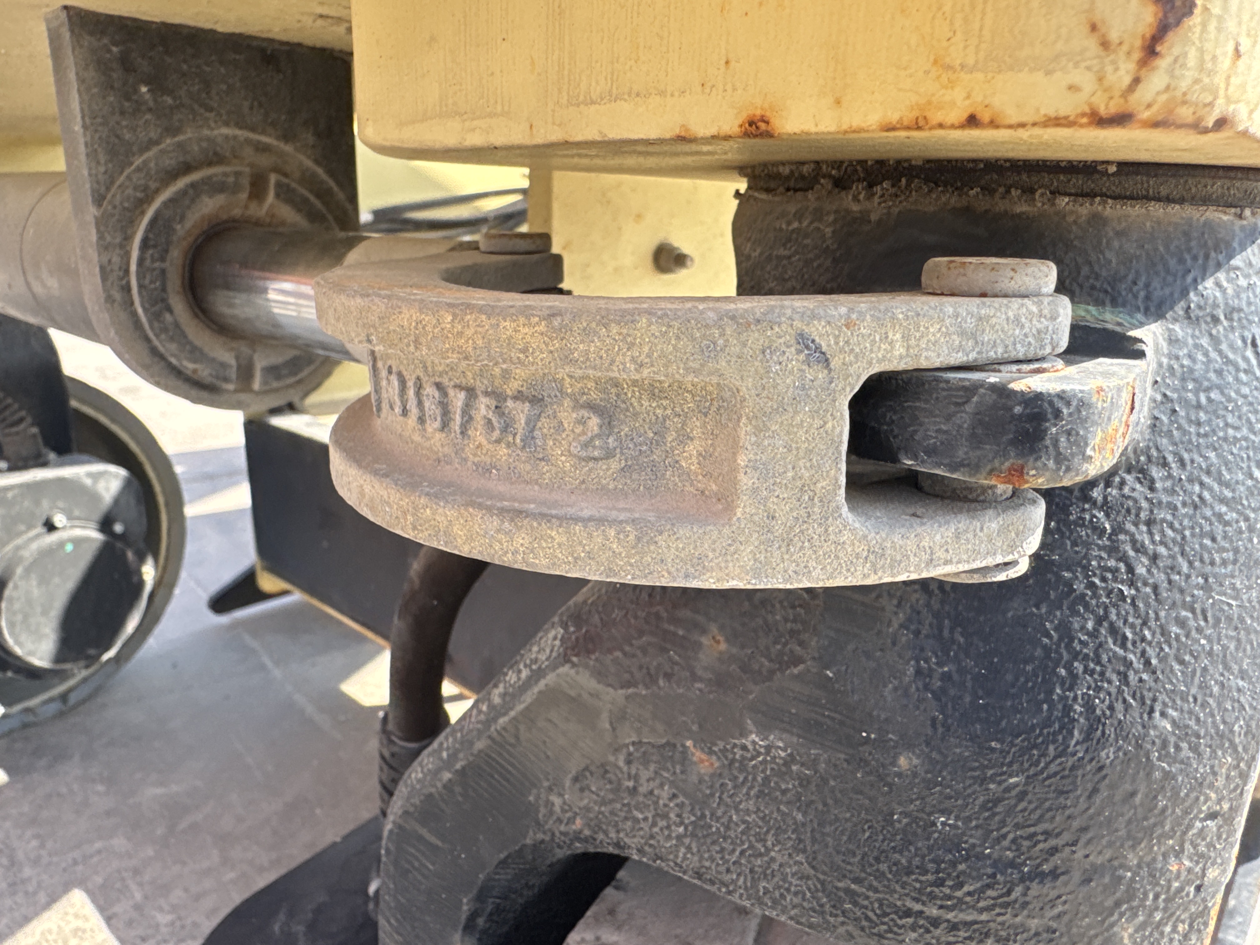 SLA-019-JLG-3246ES-Scissor-lifts-inspection-Hydraulics-Hydraulic-pins-/-locks-1