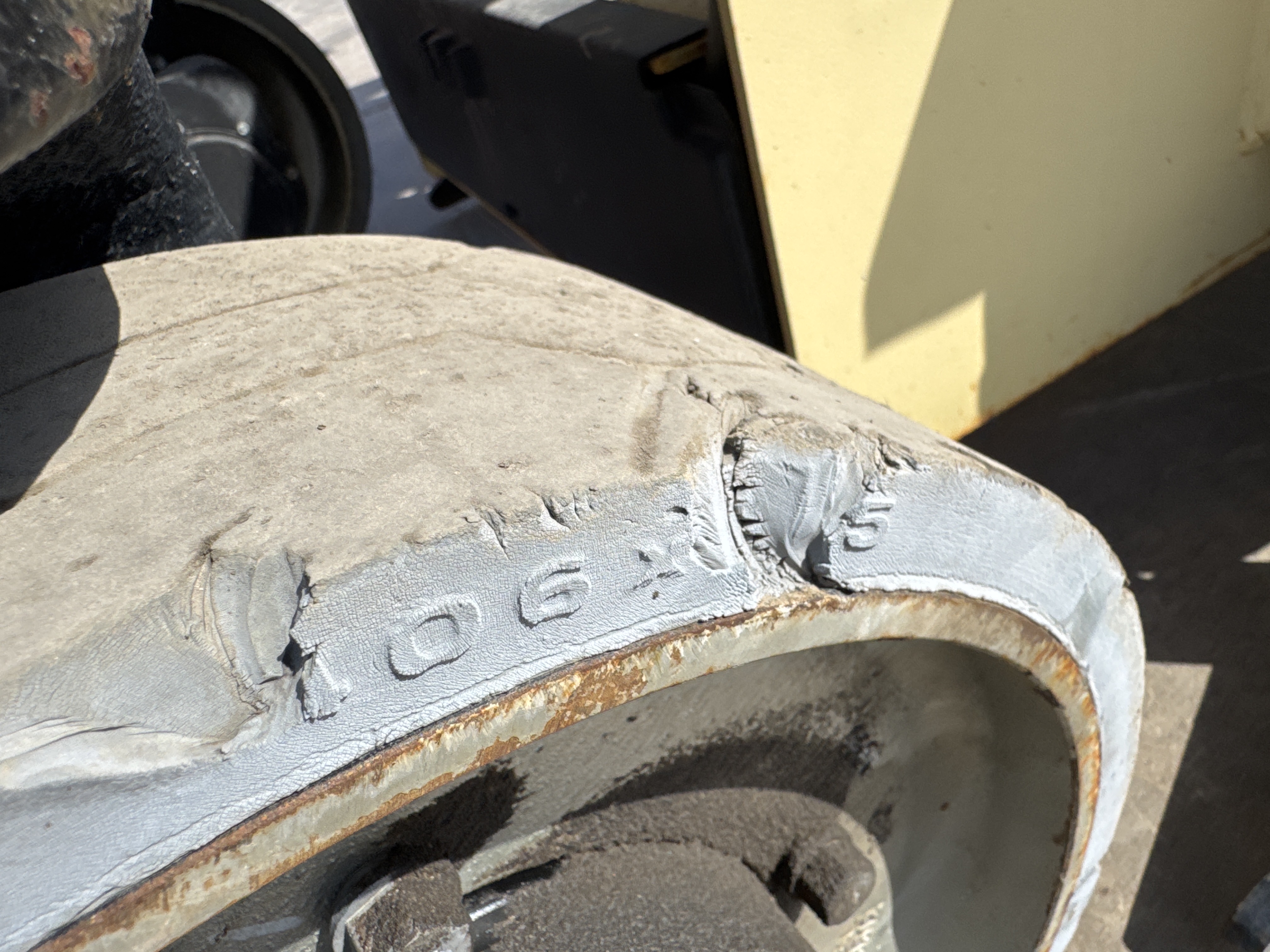SLA-019-JLG-3246ES-Scissor-lifts-inspection-Chassis-Tires-condition-1