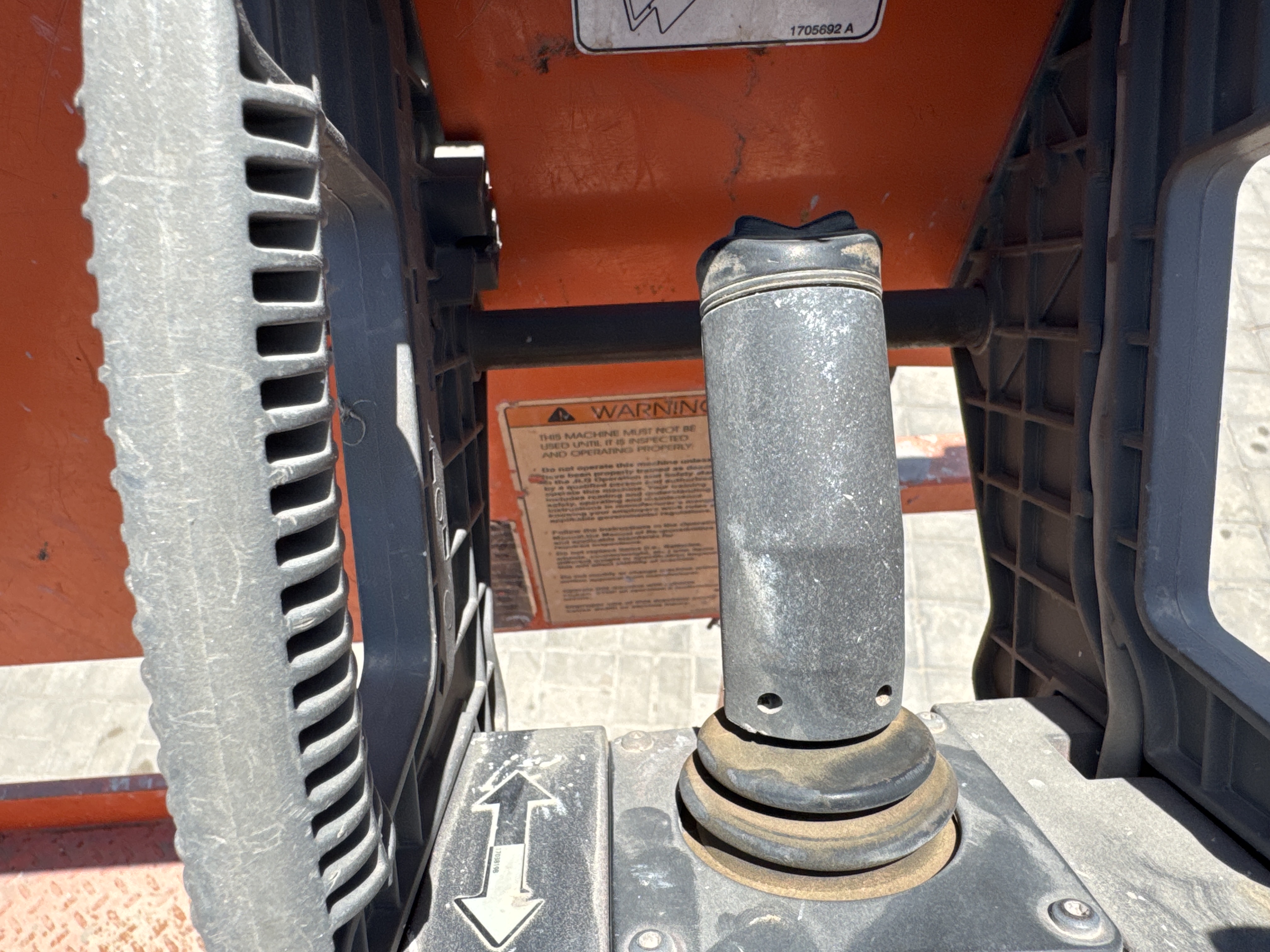 SLA-020-JLG-3246ES-Scissor-lifts-inspection-Cabin-Platform-control-1