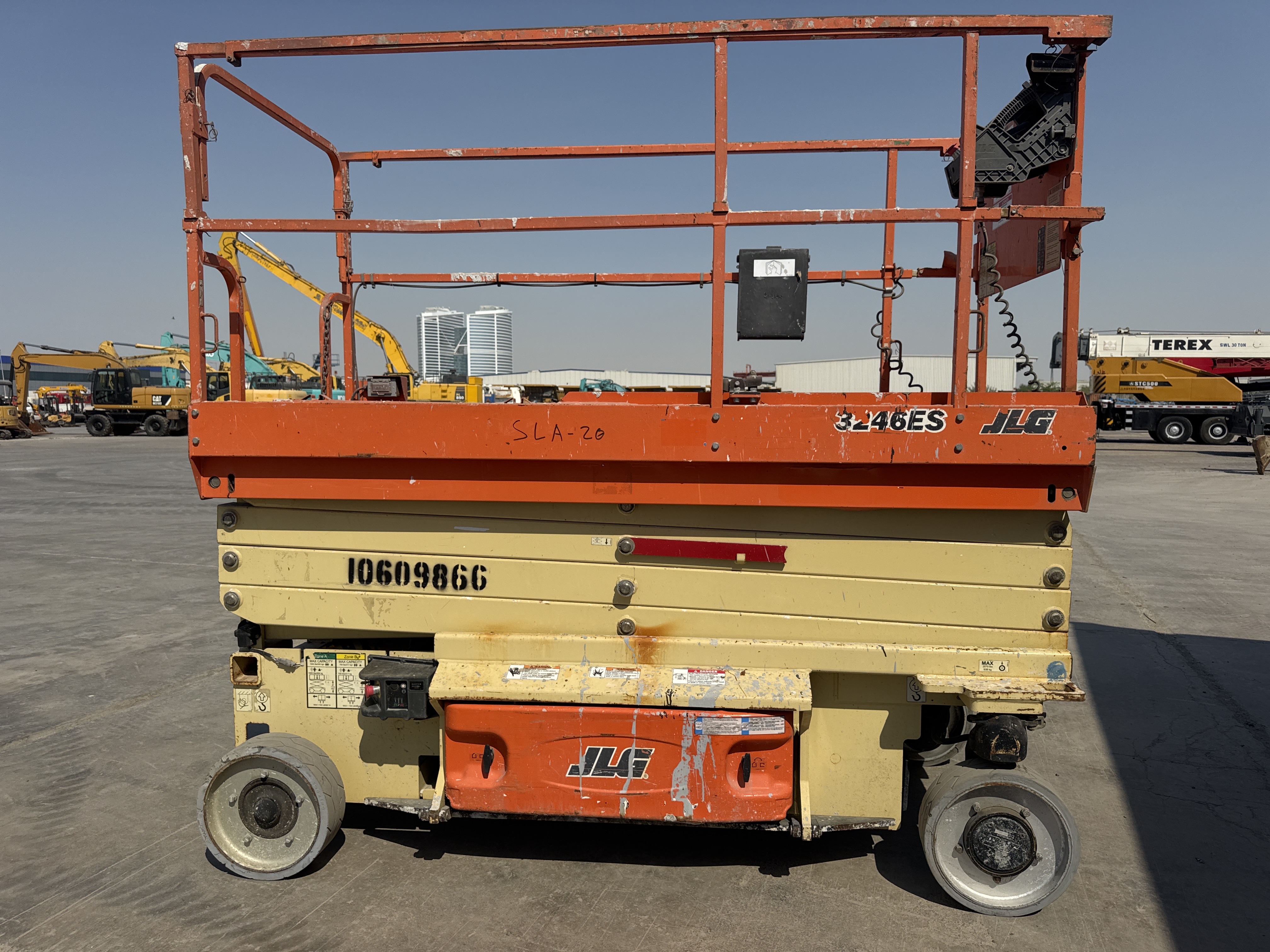 SLA-020-JLG-3246ES-Scissor-lifts-inspection-Structure-Paint-1