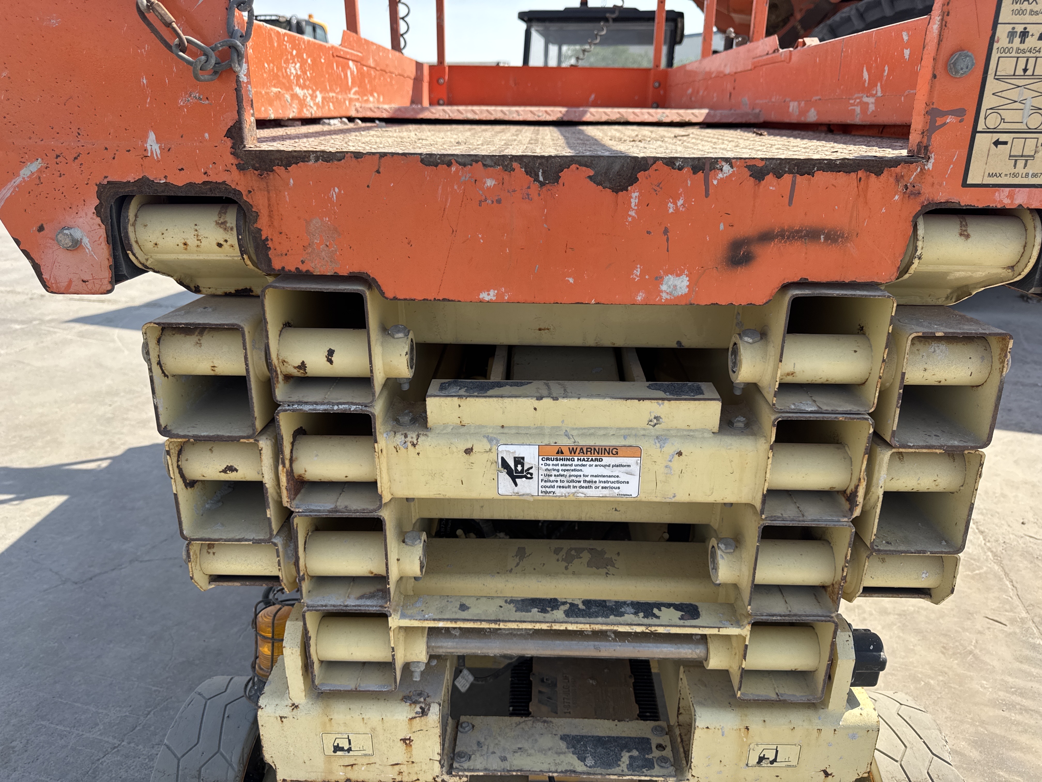 SLA-020-JLG-3246ES-Scissor-lifts-inspection-Structure-Paint-1