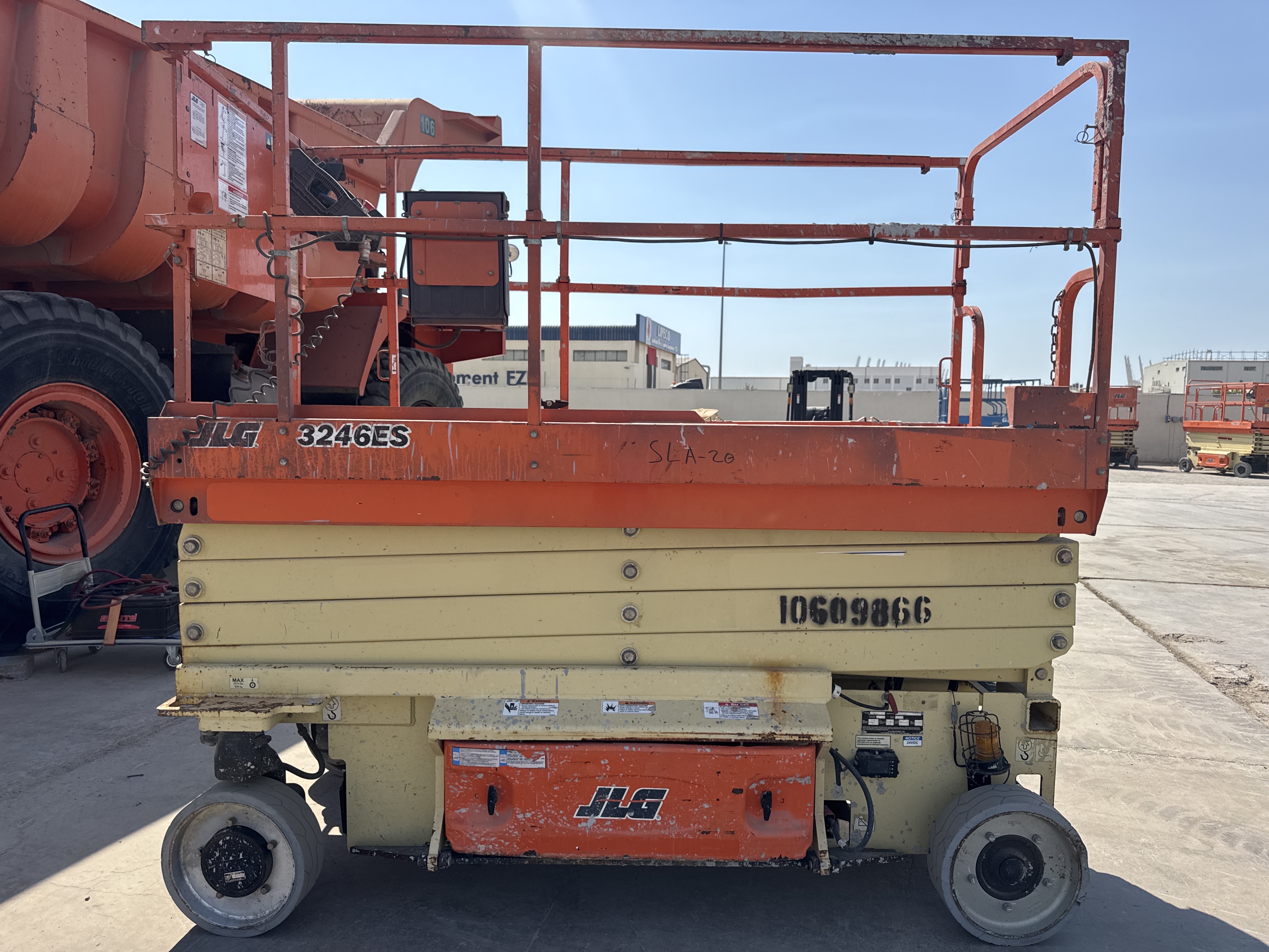SLA-020-JLG-3246ES-Scissor-lifts-inspection-Structure-Paint-1
