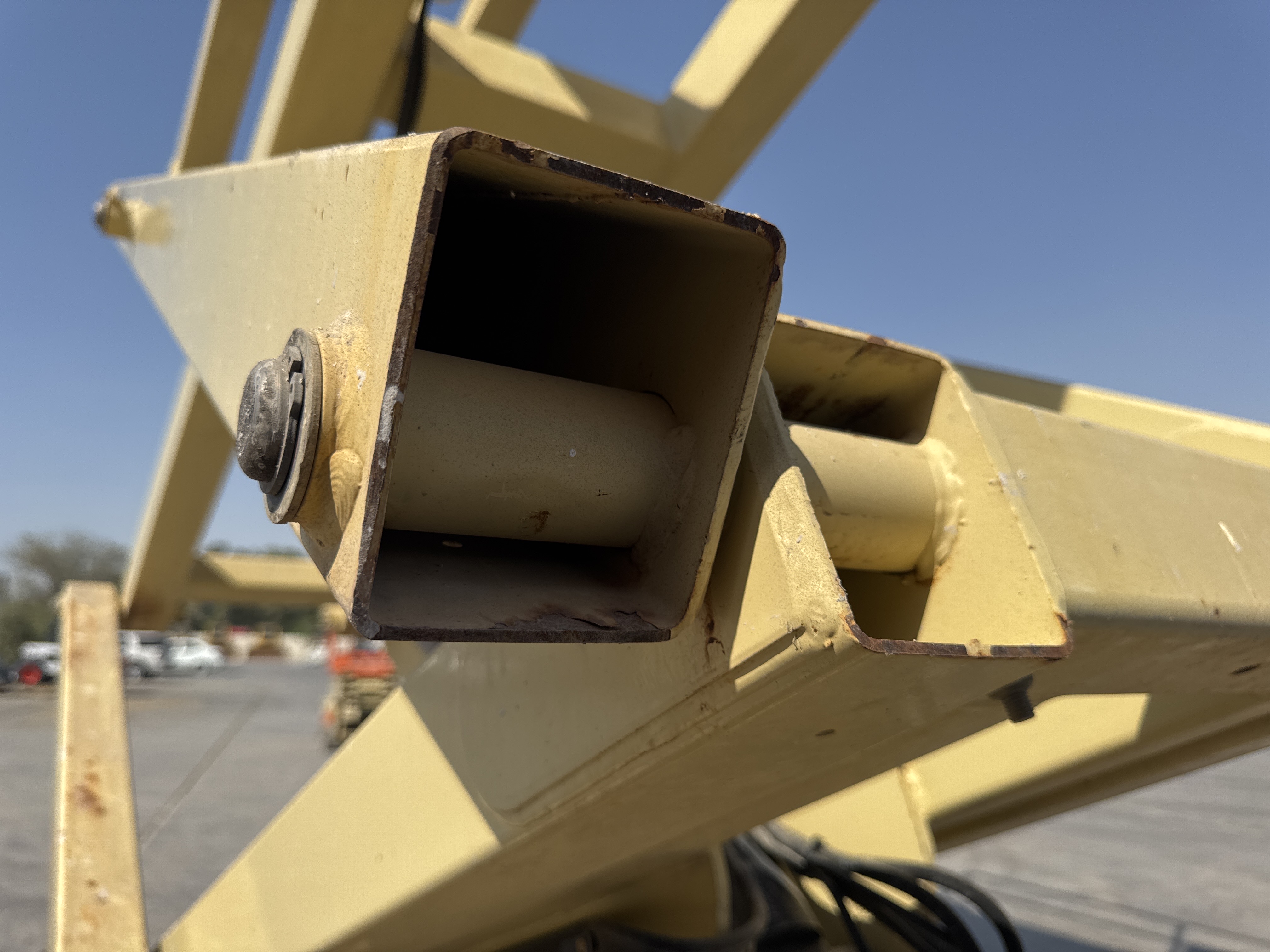 SLA-020-JLG-3246ES-Scissor-lifts-inspection-Structure-Pin-connections-1