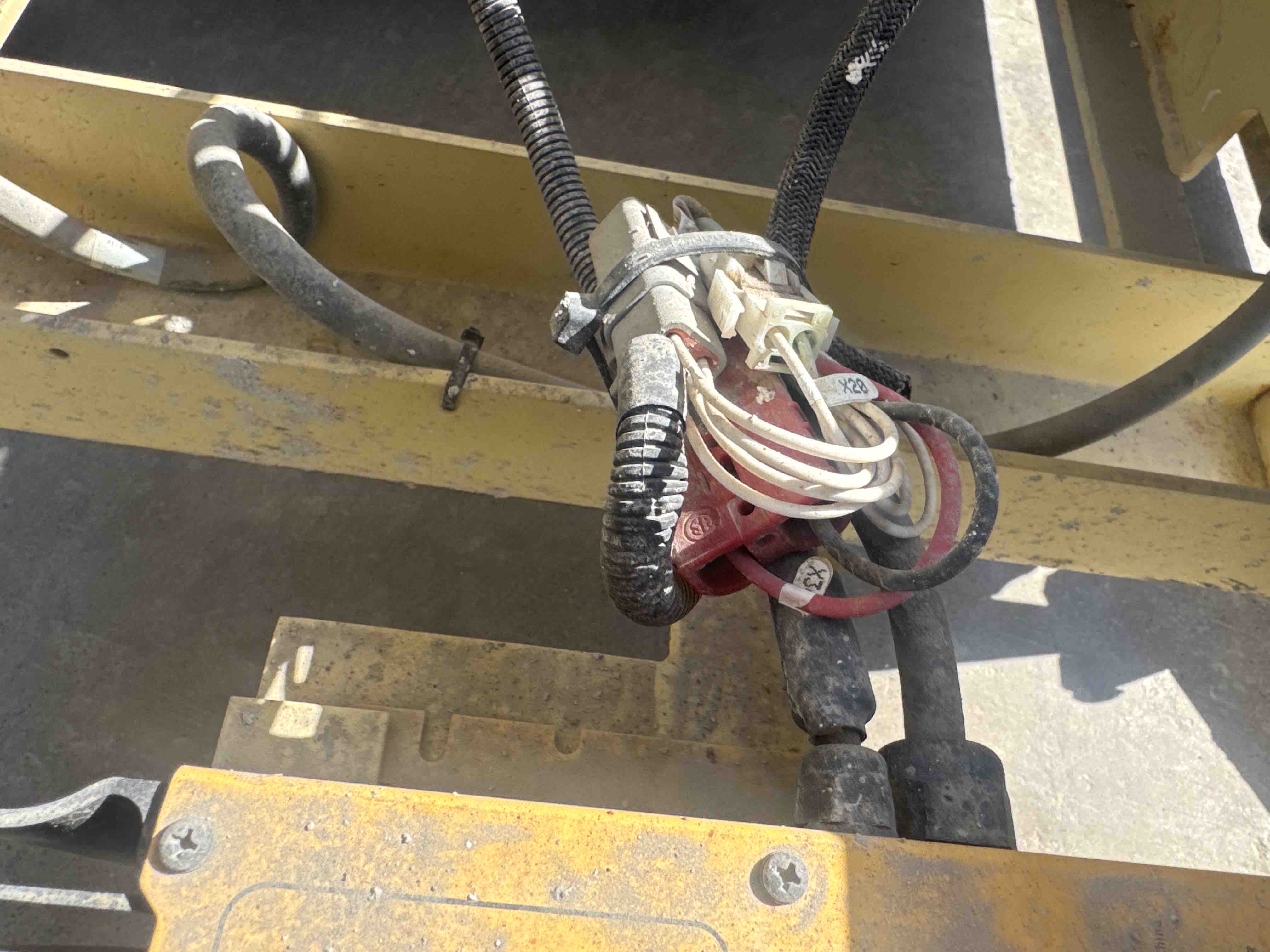 SLA-020-JLG-3246ES-Scissor-lifts-inspection-Electronics-Main-harness-1
