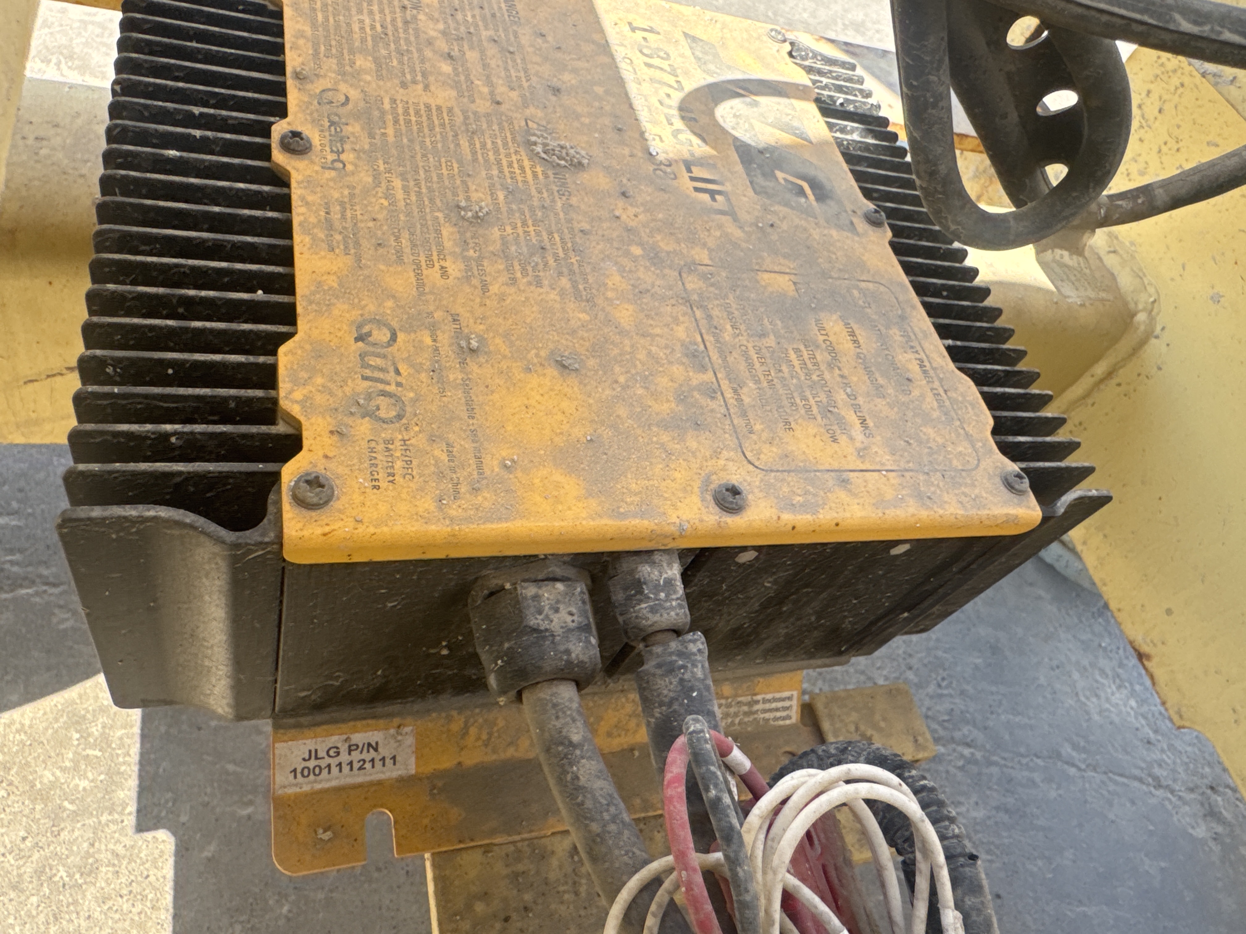 SLA-020-JLG-3246ES-Scissor-lifts-inspection-Electronics-Battery-and-charging-system-1