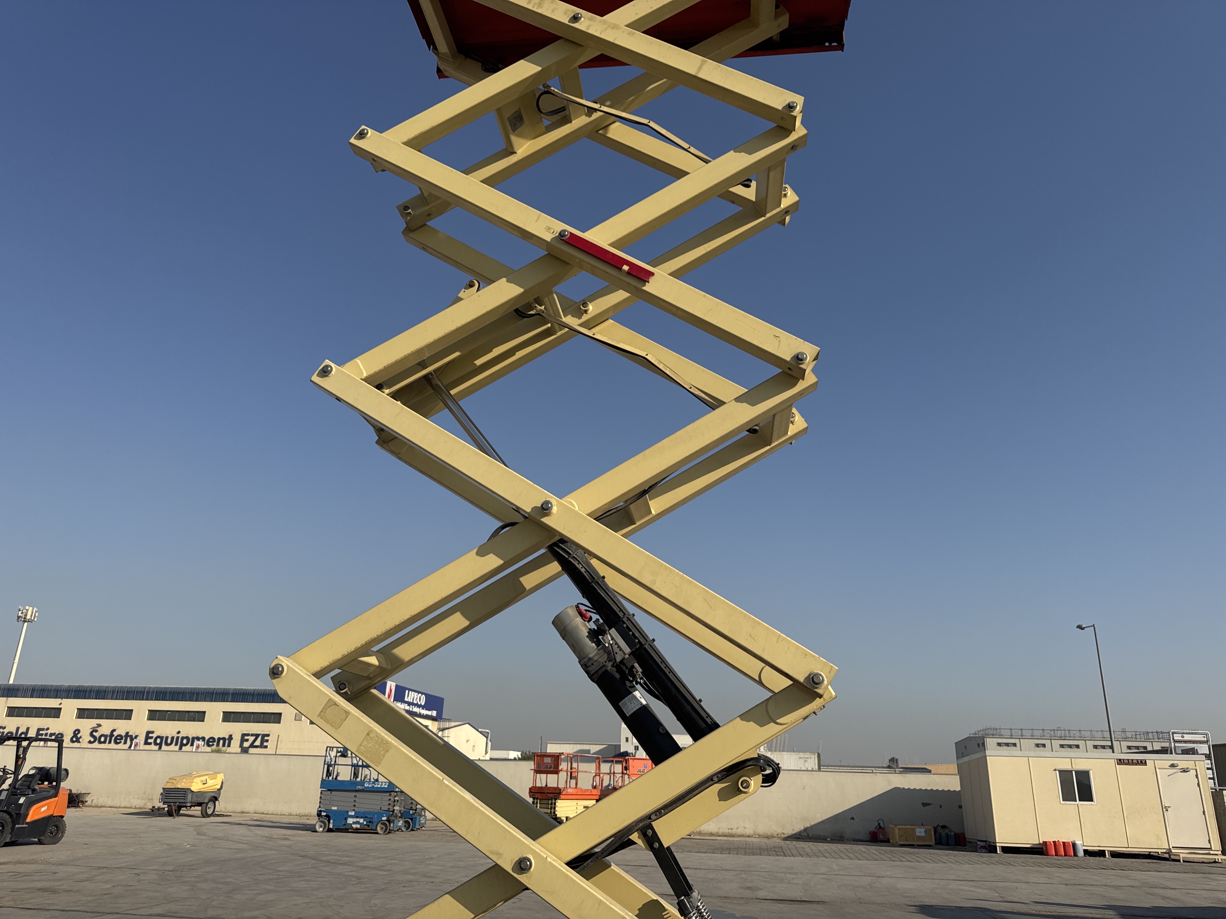SLA-021-JLG-3246ES-Scissor-lifts-inspection-Structure-Scissor-arms-1