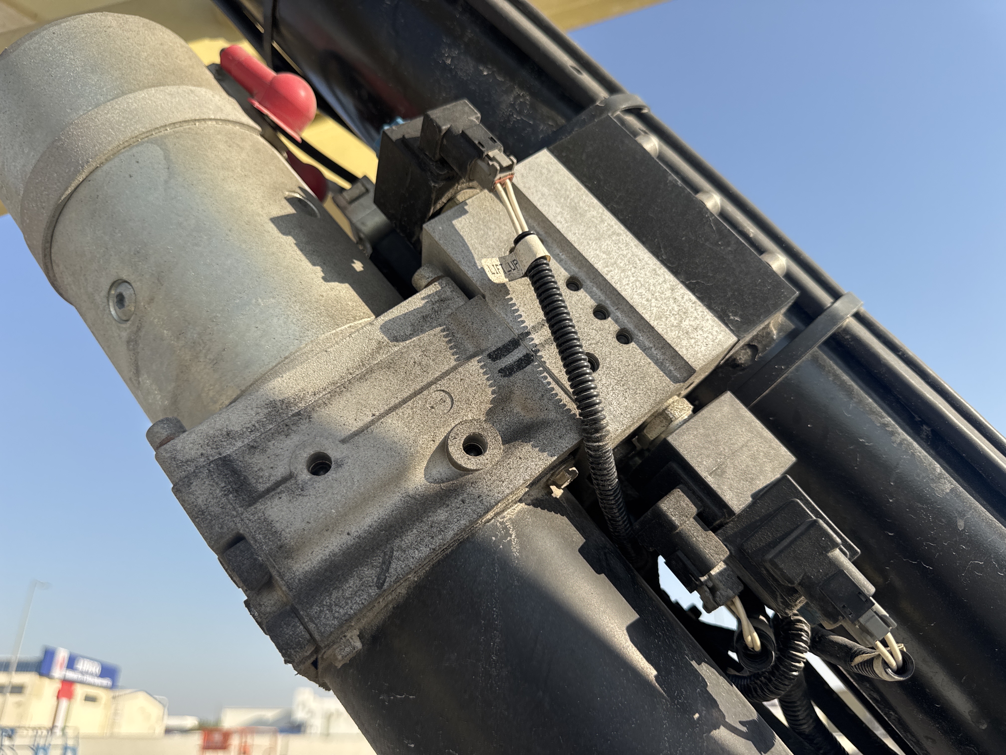 SLA-021-JLG-3246ES-Scissor-lifts-inspection-Hydraulics-Hydraulic-pump-1