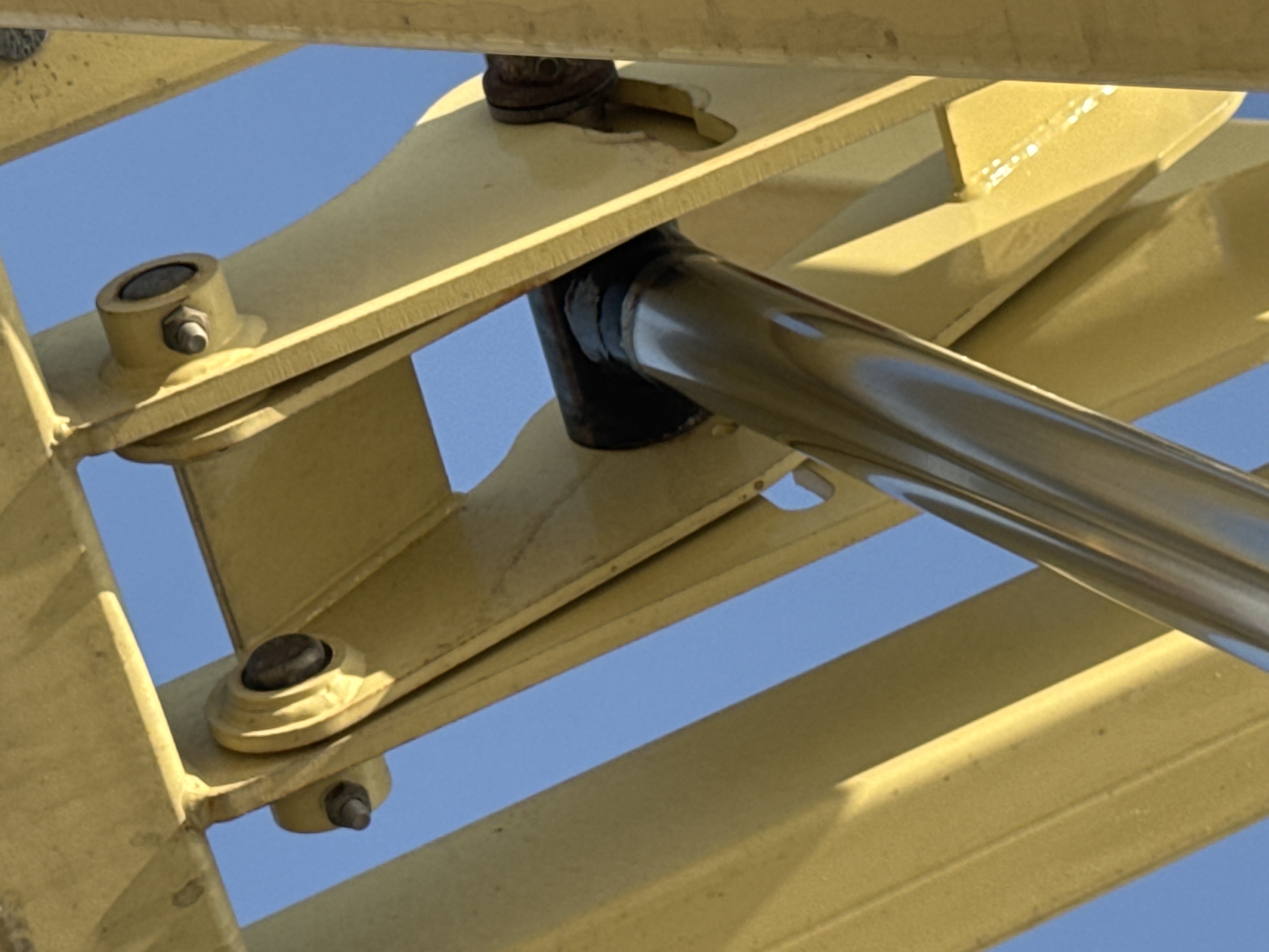 SLA-021-JLG-3246ES-Scissor-lifts-inspection-Hydraulics-Hydraulic-pins-/-locks-1