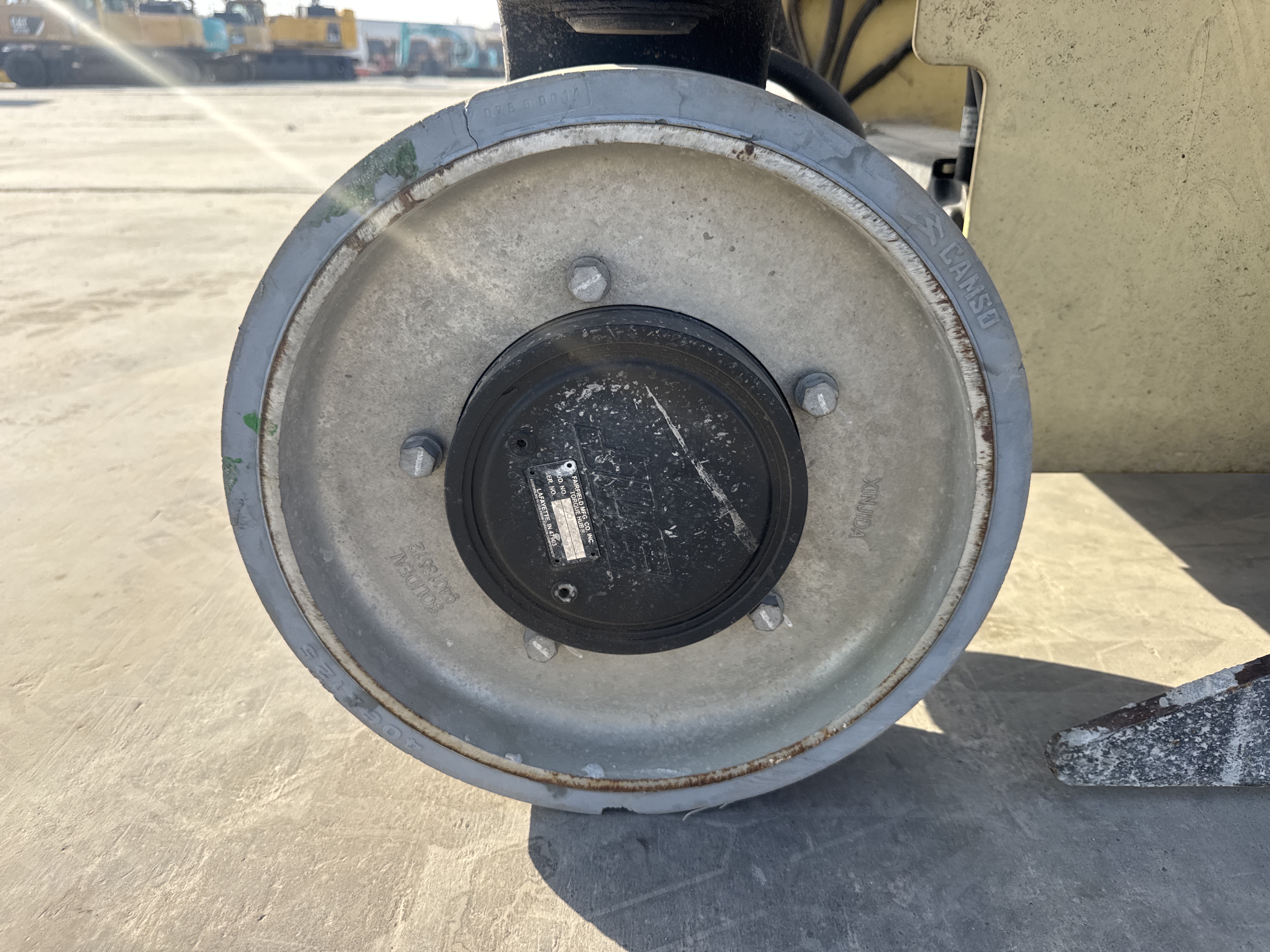 SLA-021-JLG-3246ES-Scissor-lifts-inspection-Chassis-Wheel-hub-condition-1