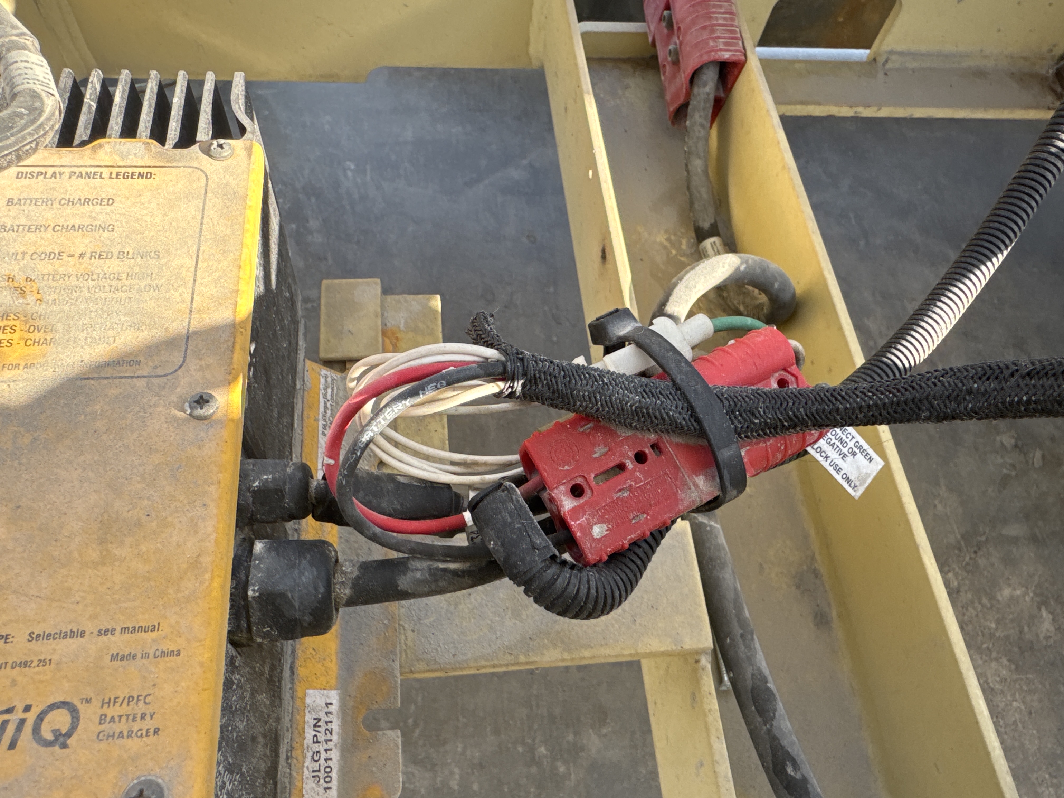 SLA-021-JLG-3246ES-Scissor-lifts-inspection-Electronics-Main-harness-1