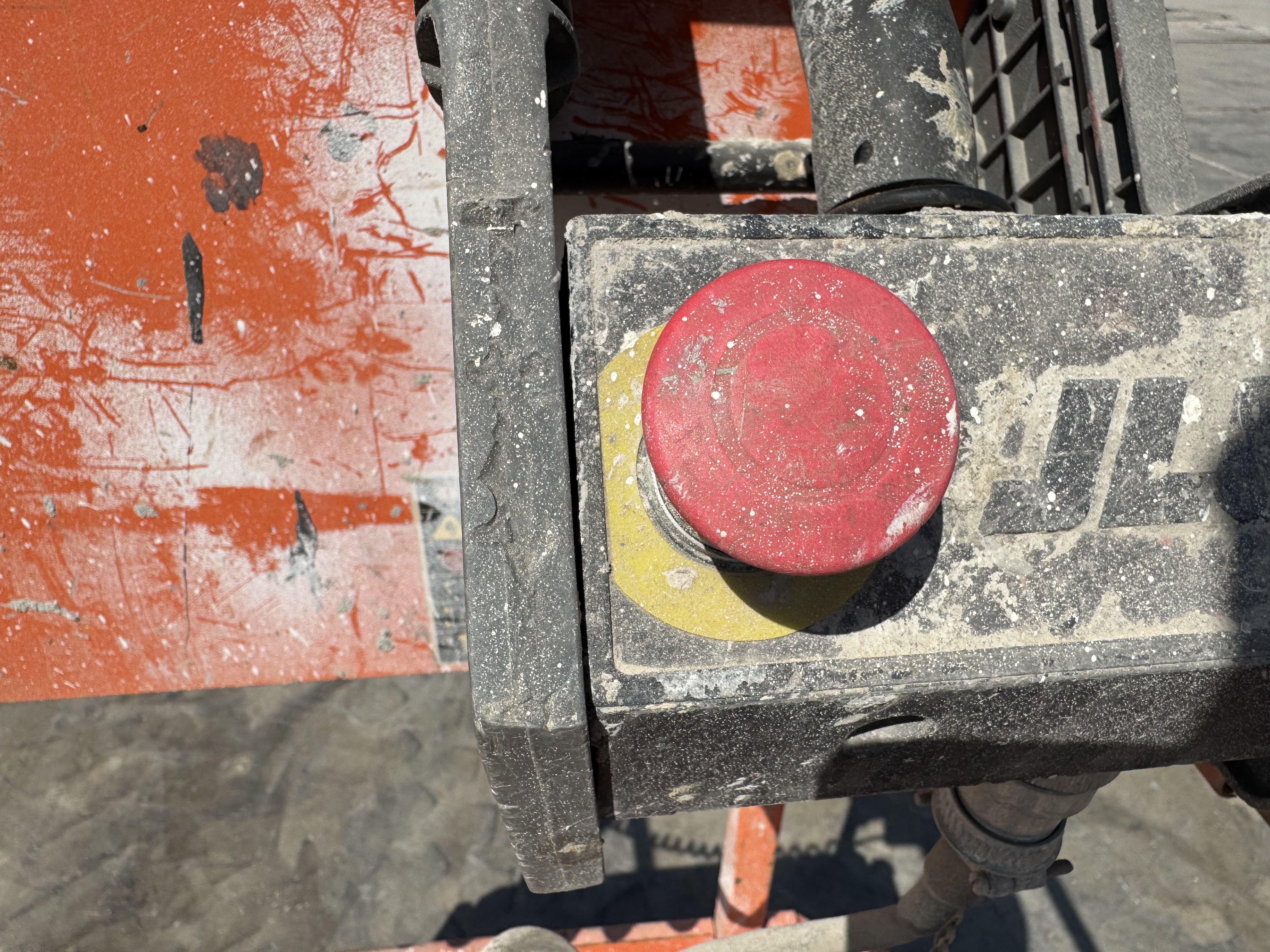 SLA-022-JLG-3246ES-Scissor-lifts-inspection-Cabin-Platform-control-1