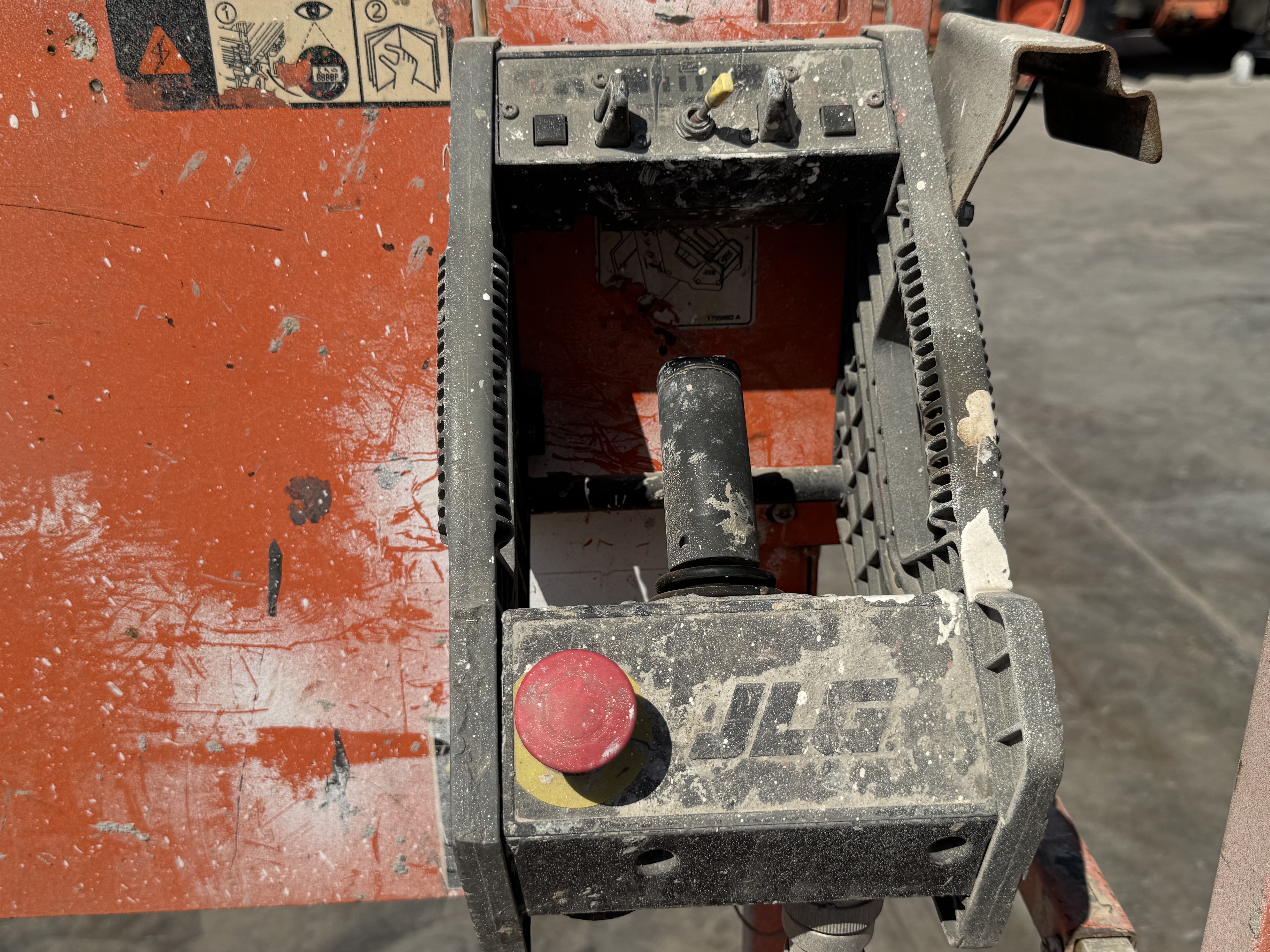 SLA-022-JLG-3246ES-Scissor-lifts-inspection-Cabin-Platform-control-1