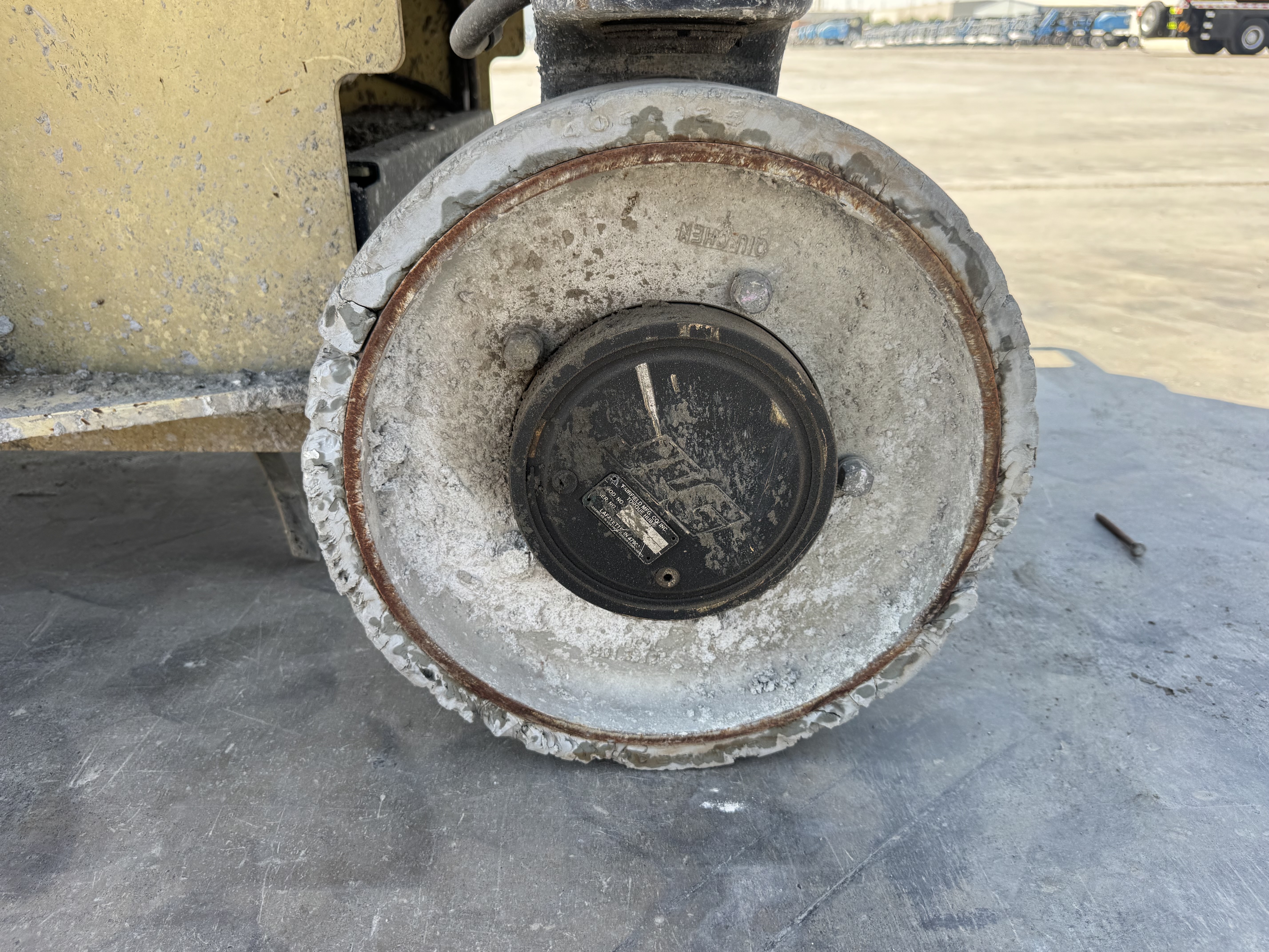 SLA-022-JLG-3246ES-Scissor-lifts-inspection-Chassis-Wheel-hub-condition-1