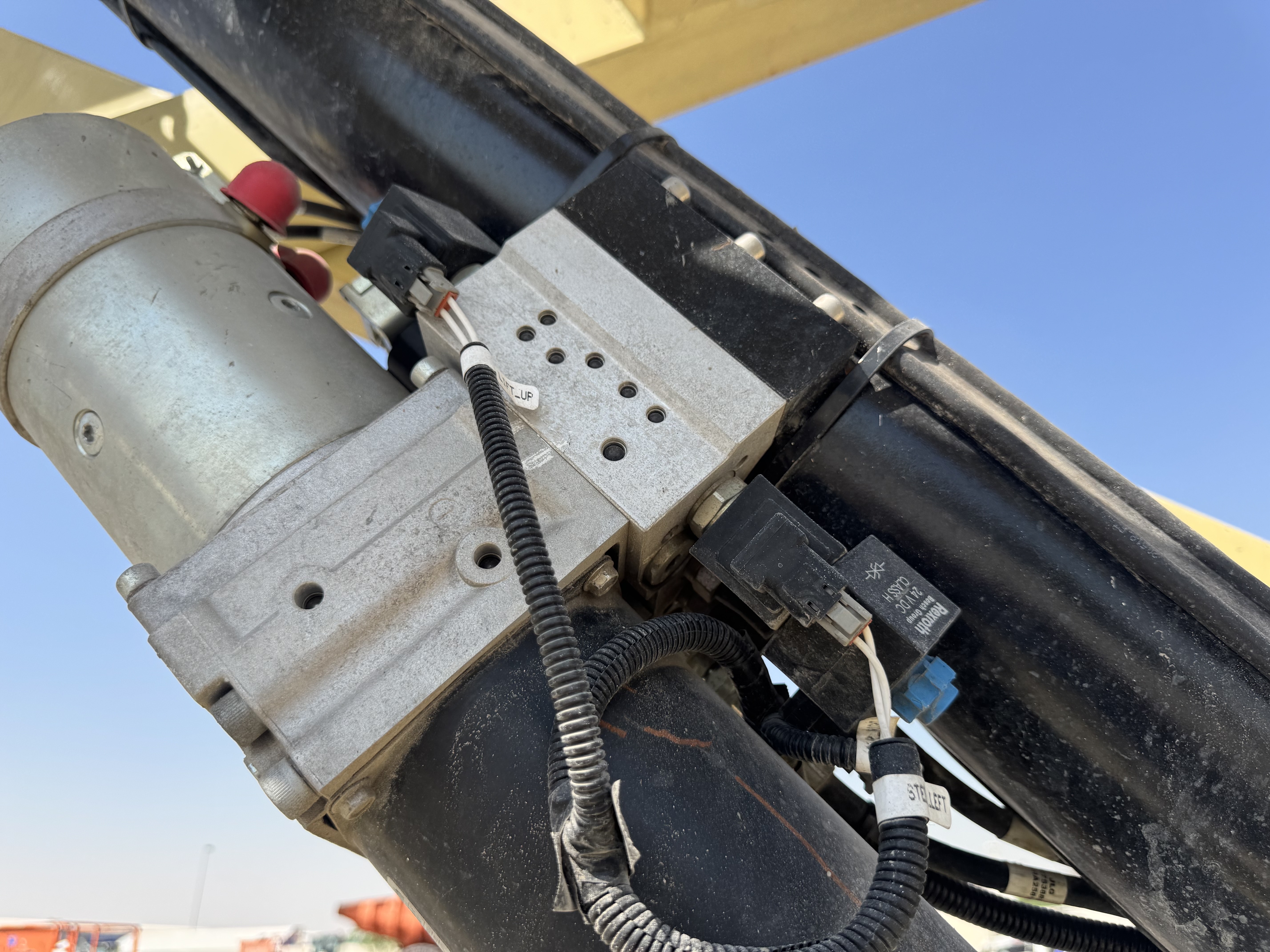 SLA-022-JLG-3246ES-Scissor-lifts-inspection-Hydraulics-Hydraulic-pump-1