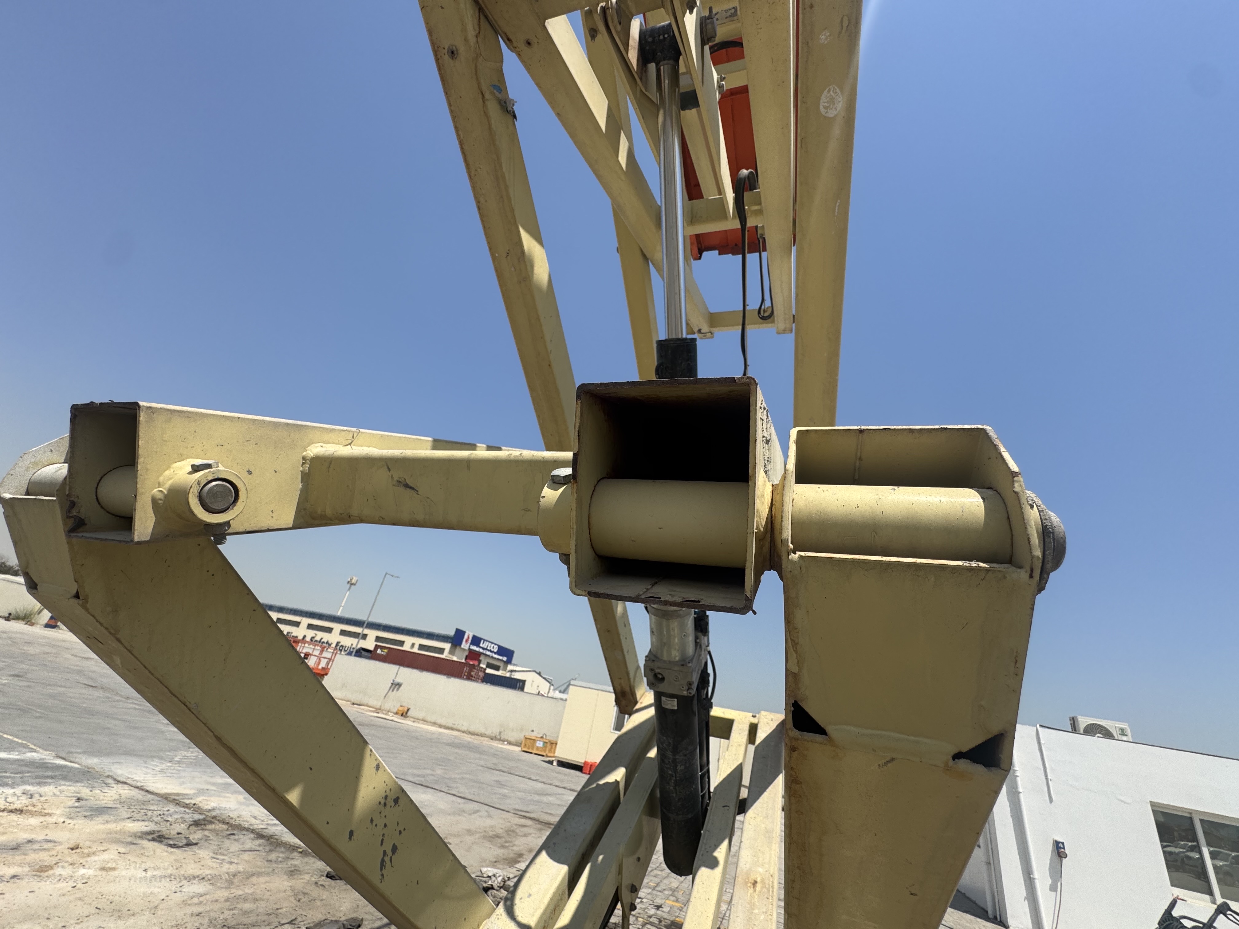 SLA-022-JLG-3246ES-Scissor-lifts-inspection-Hydraulics-Scissor-cylinders-1