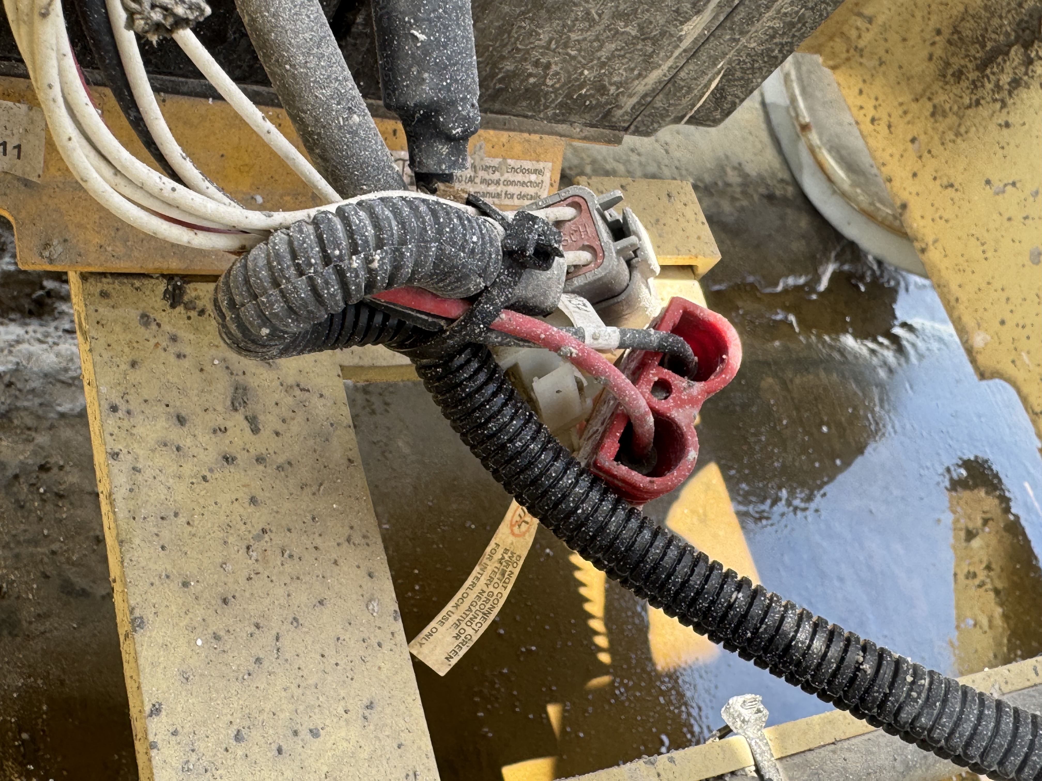 SLA-022-JLG-3246ES-Scissor-lifts-inspection-Electronics-Main-harness-1