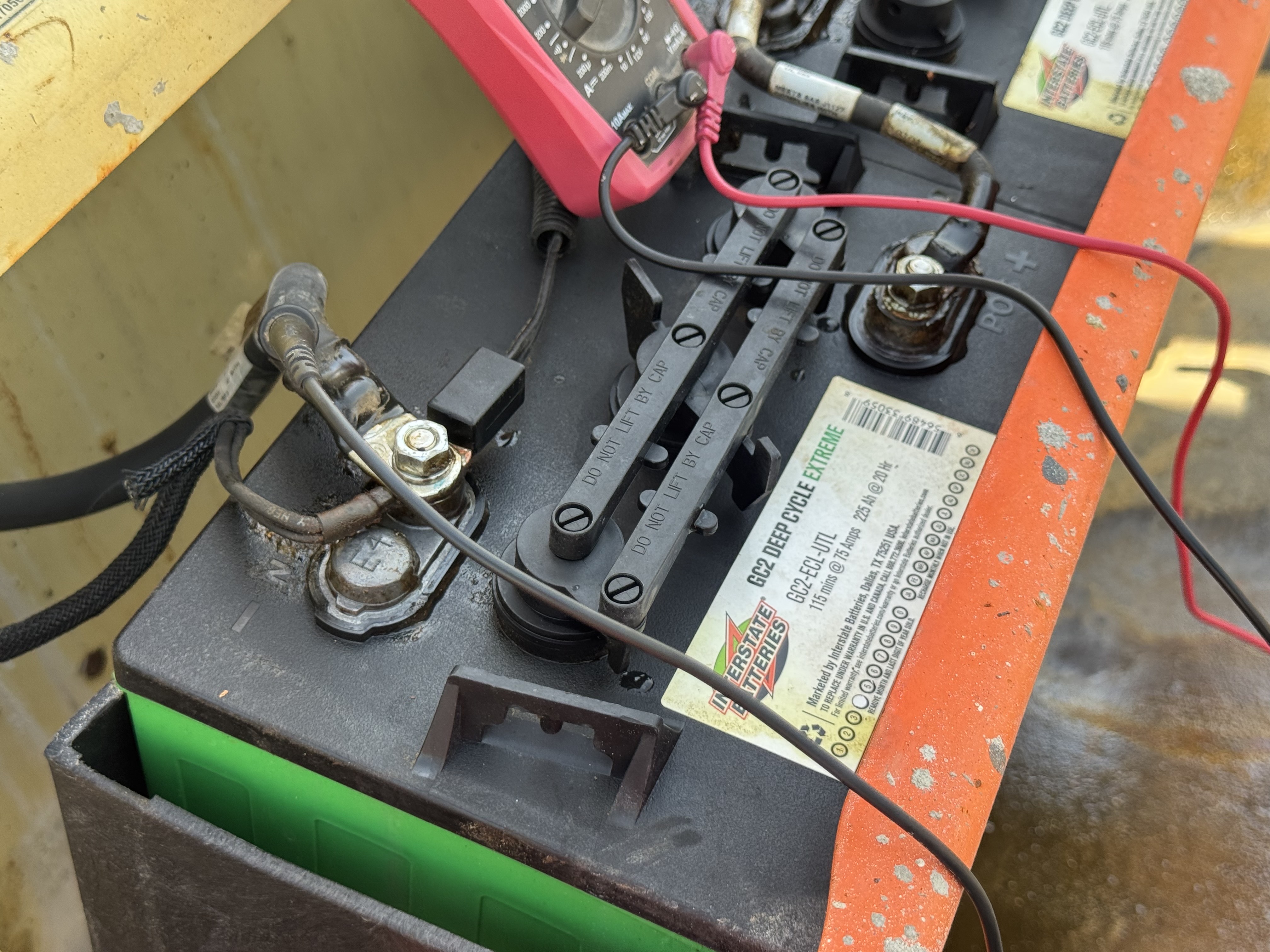 SLA-022-JLG-3246ES-Scissor-lifts-inspection-Electronics-Battery-1