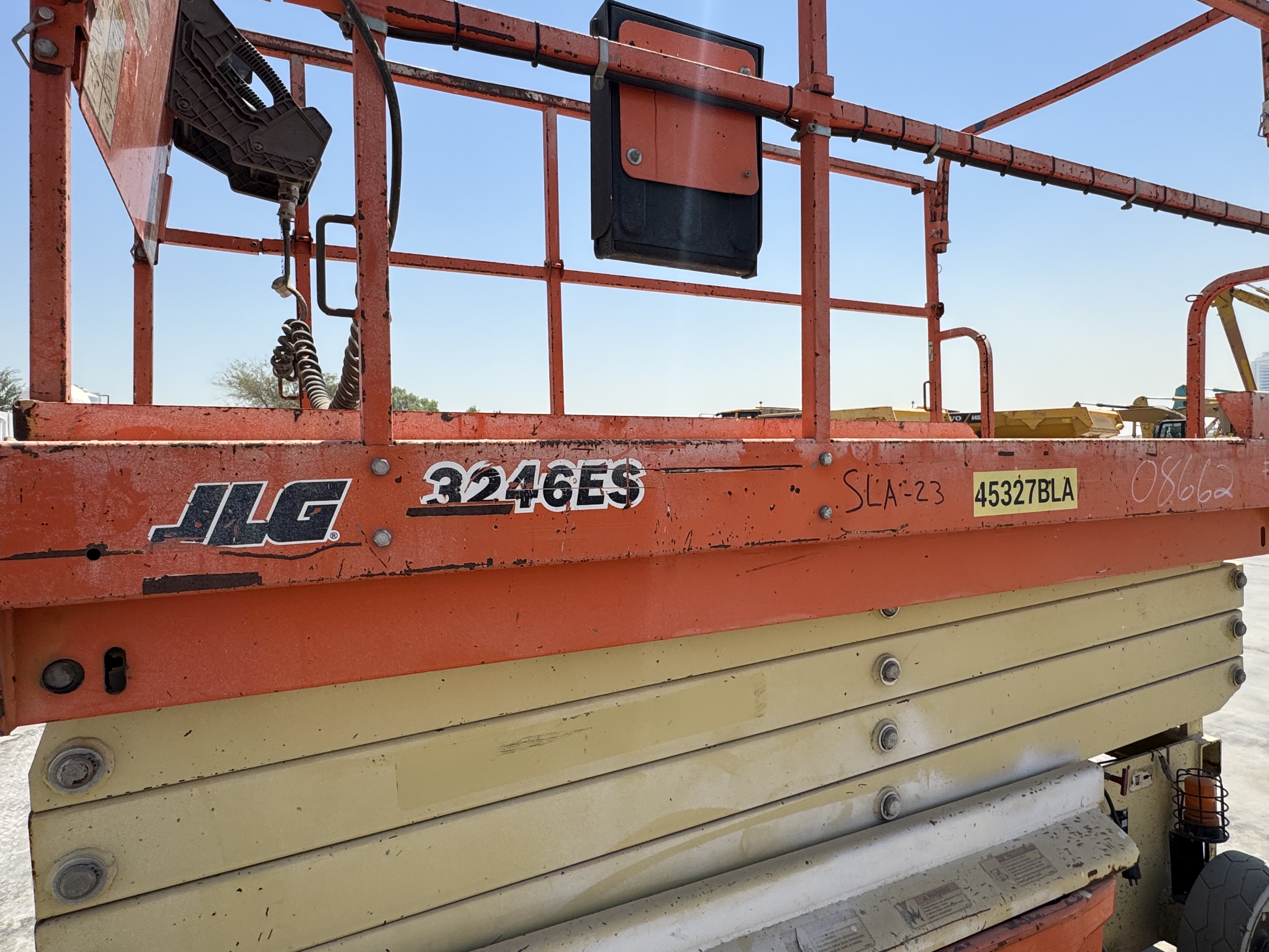 SLA-023-JLG-3246ES-Scissor-lifts-inspection-Structure-Paint-1