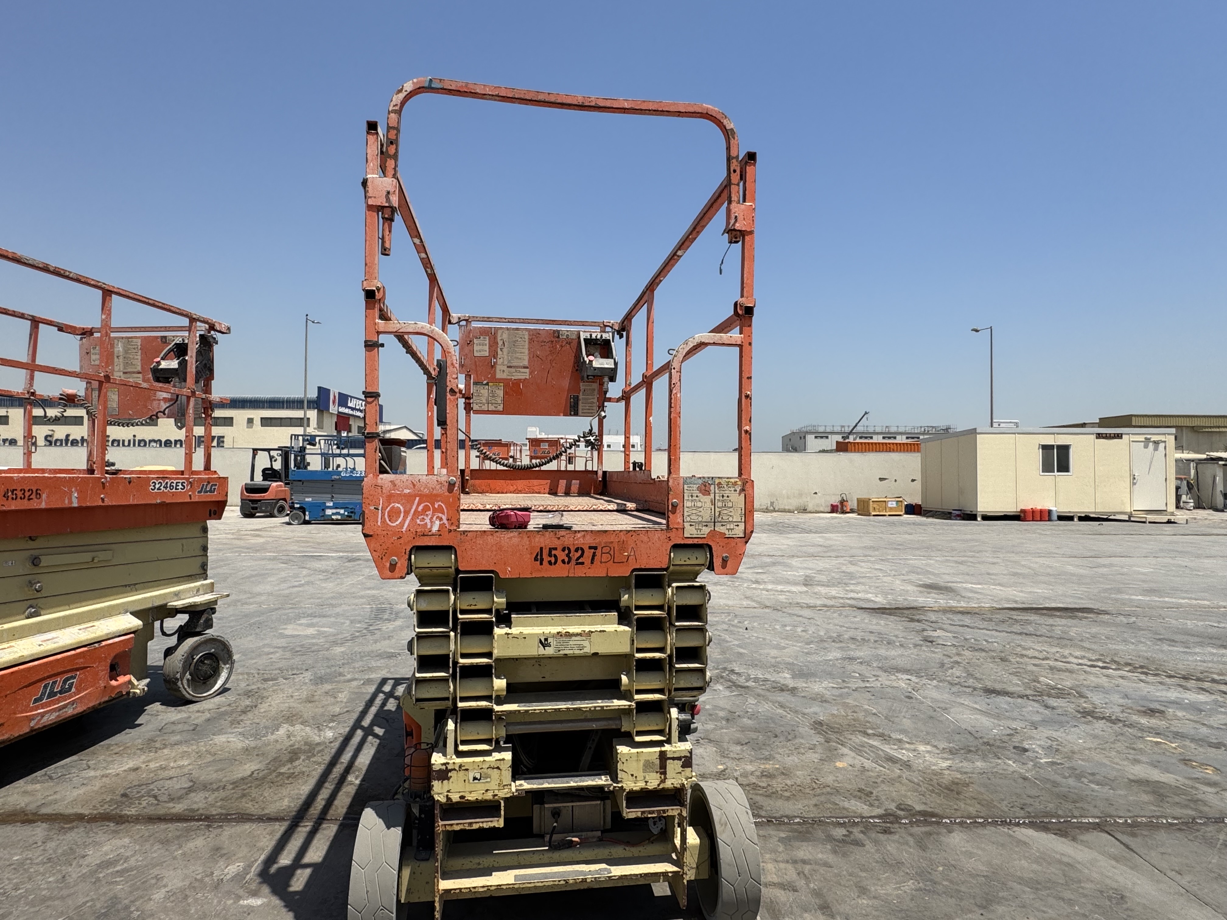 SLA-023-JLG-3246ES-Scissor-lifts-inspection-Structure-Paint-1