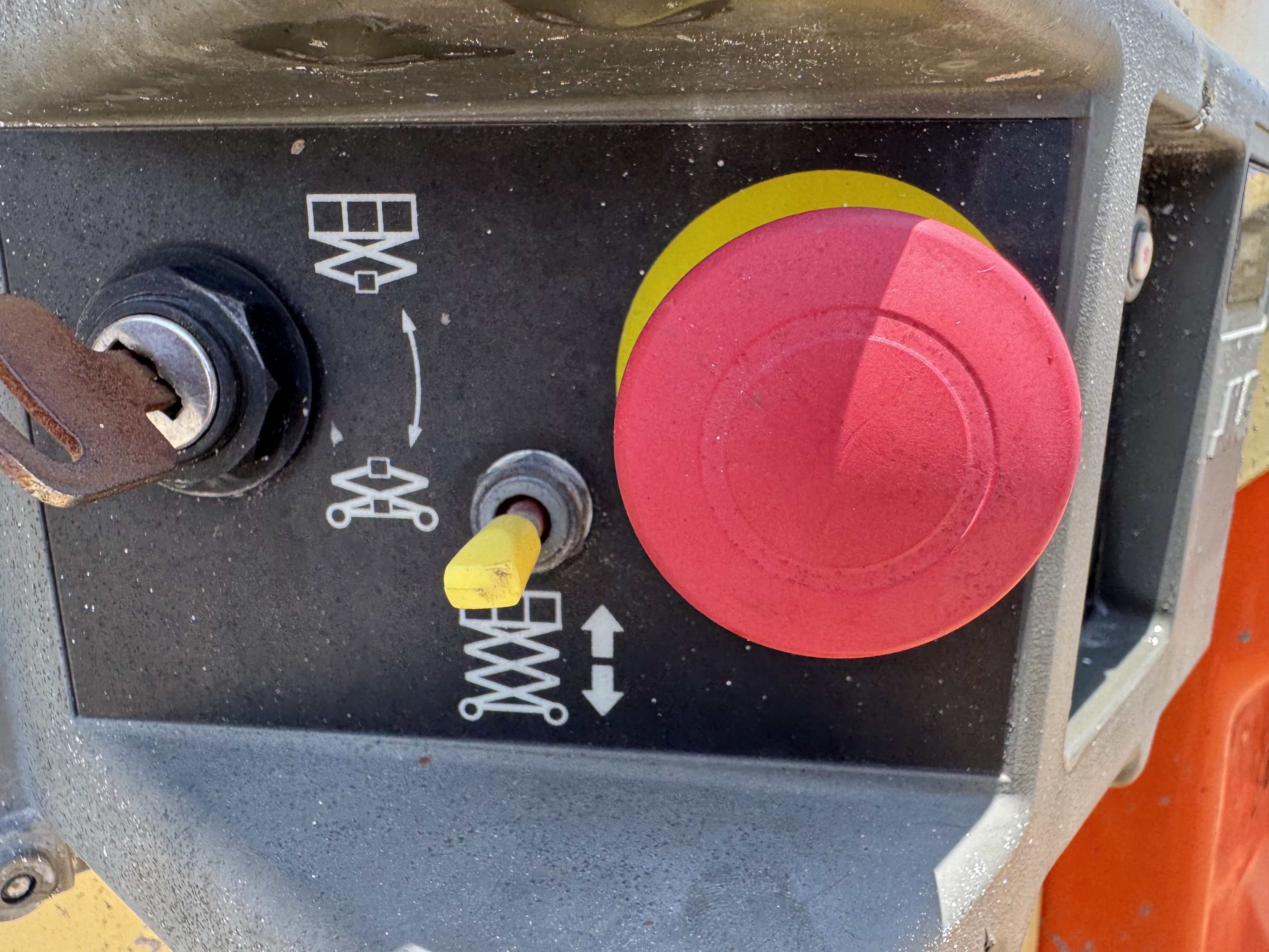 SLA-023-JLG-3246ES-Scissor-lifts-inspection-Safety-Emergency-brake-1