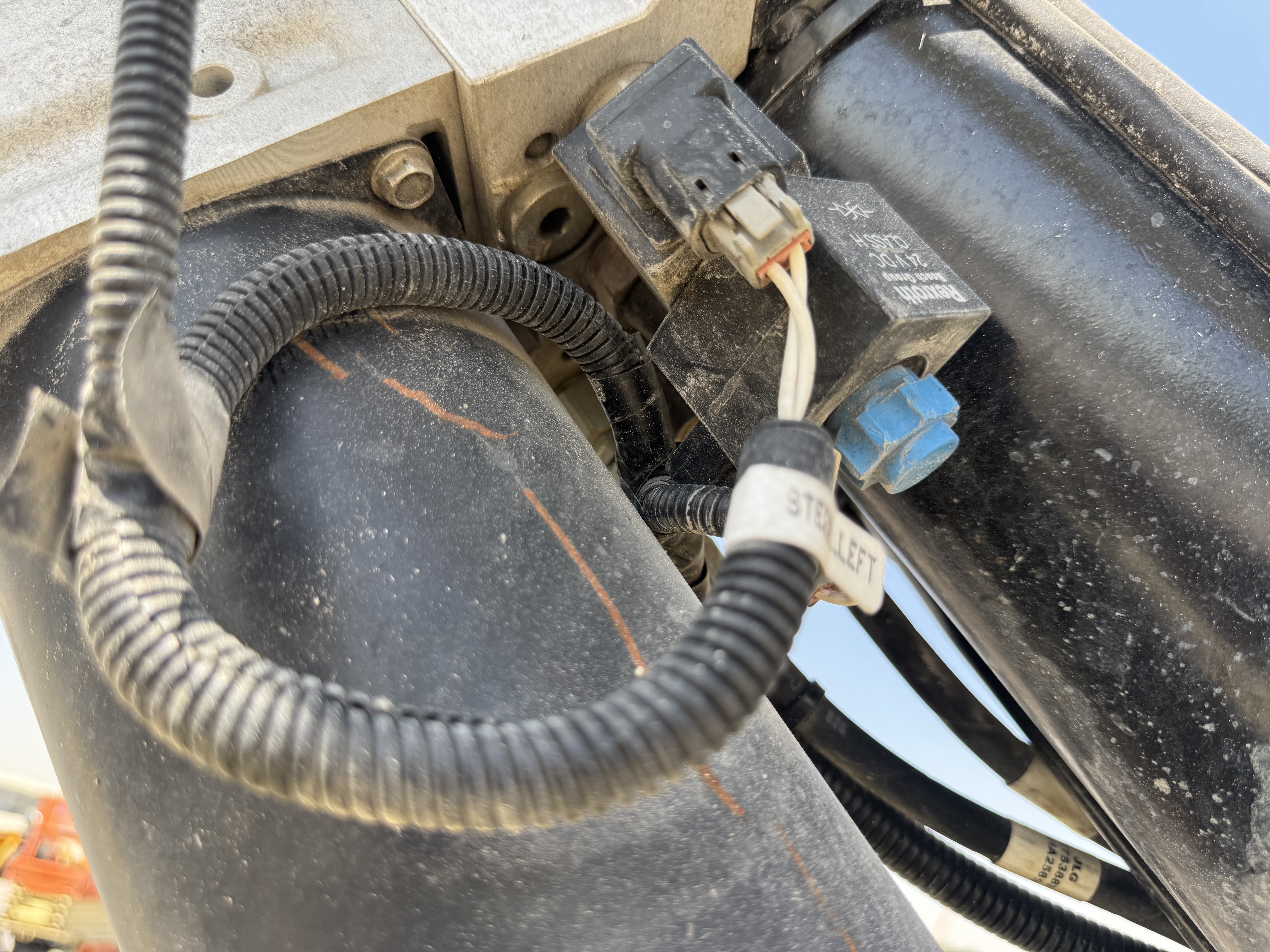 SLA-023-JLG-3246ES-Scissor-lifts-inspection-Electronics-Main-harness-1
