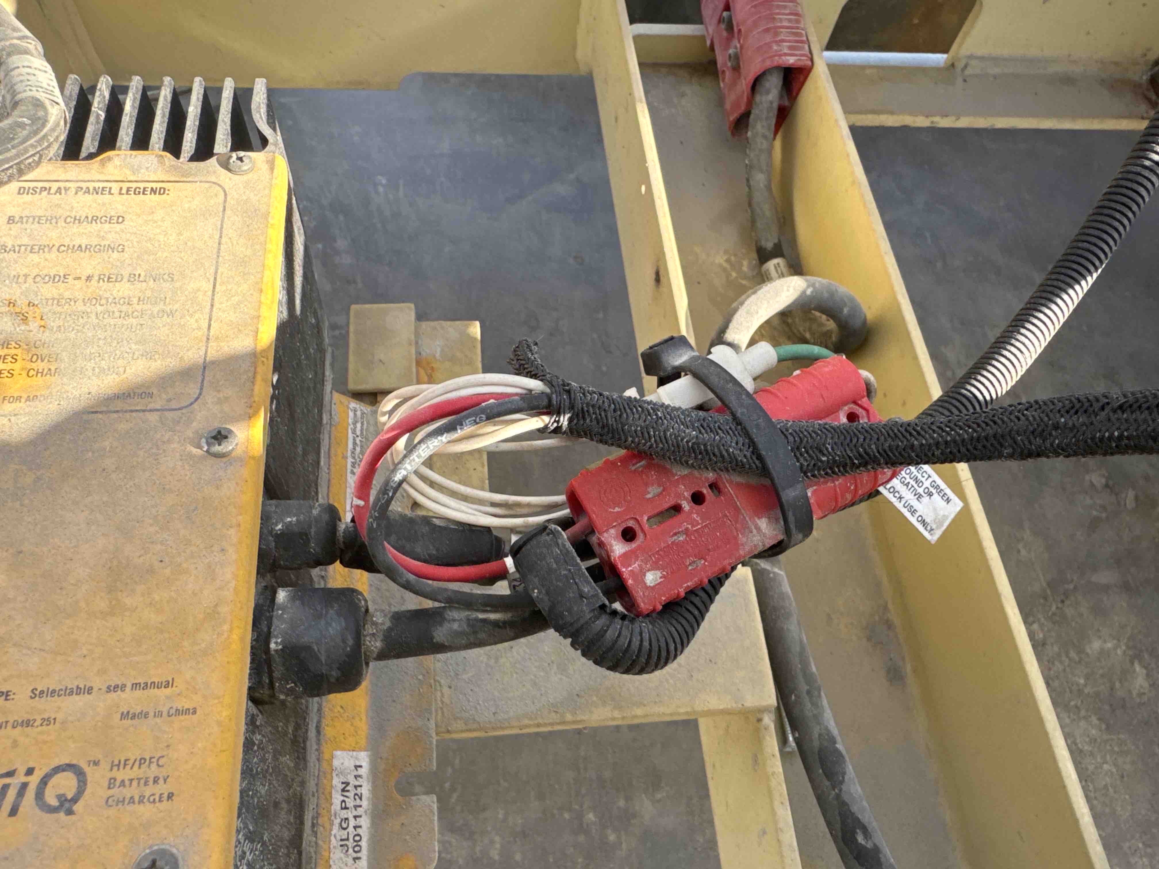 SLA-023-JLG-3246ES-Scissor-lifts-inspection-Electronics-Main-harness-1