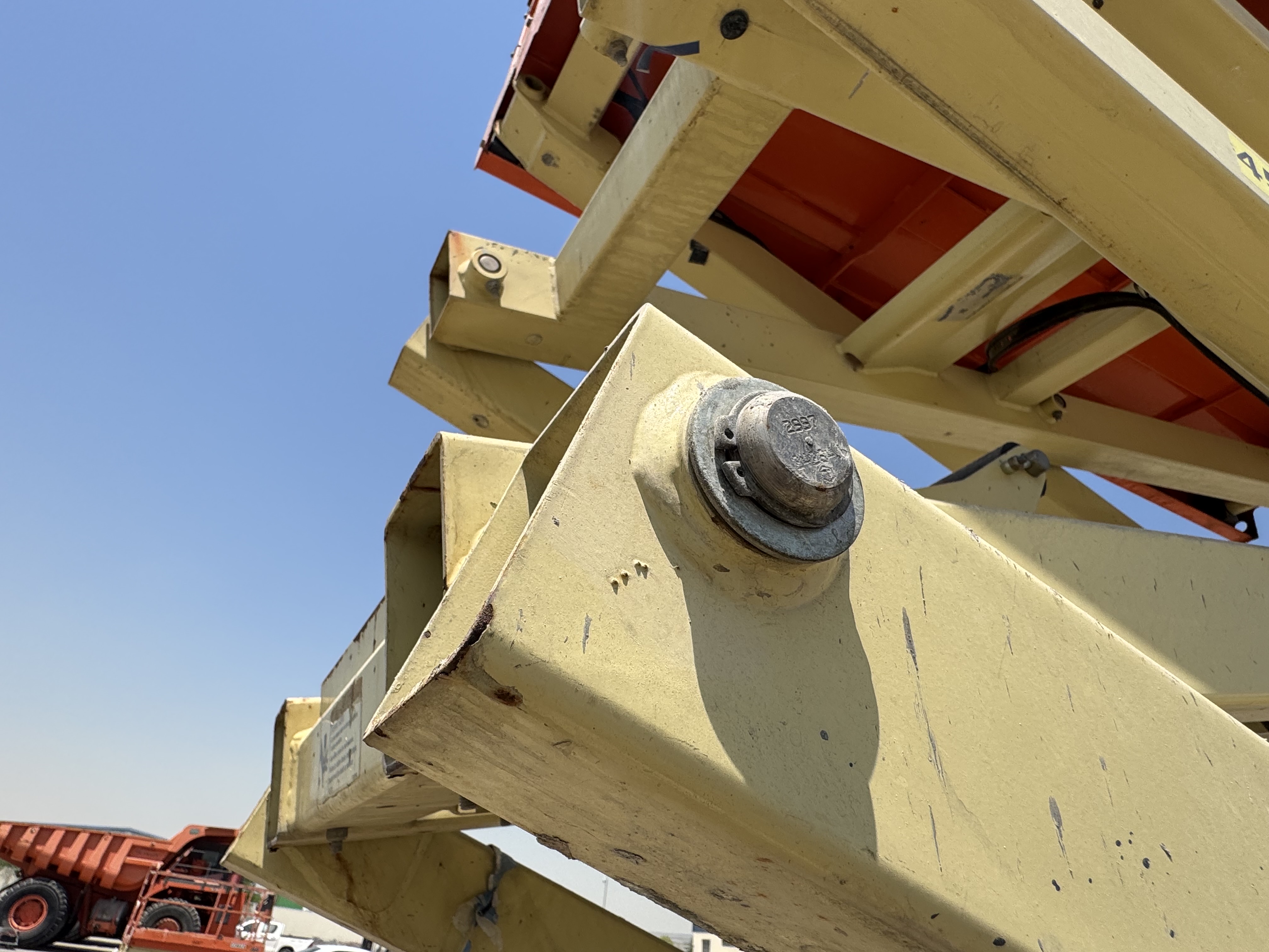 SLA-023-JLG-3246ES-Scissor-lifts-inspection-Structure-Pin-connections-1