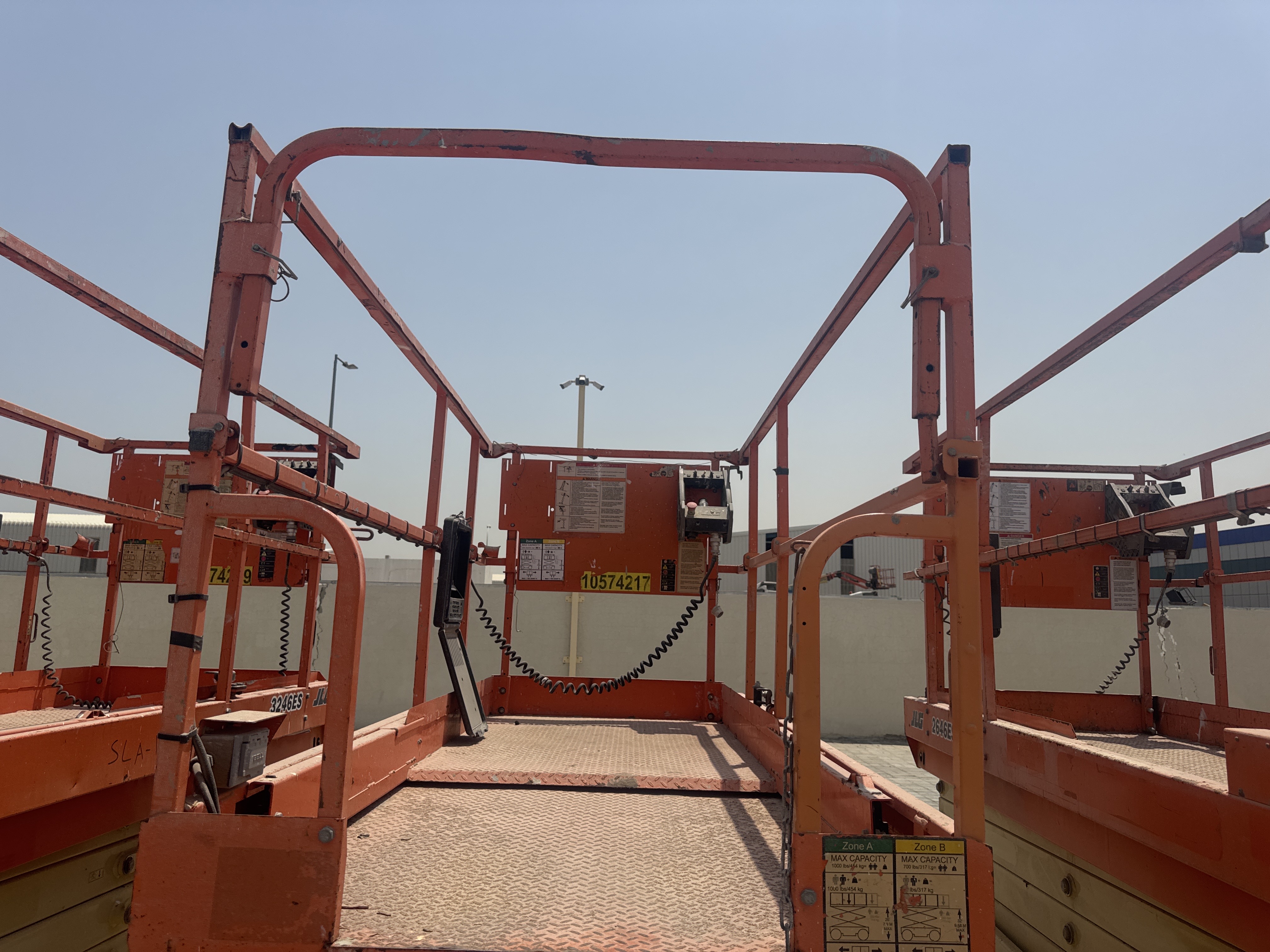 SLA-017-JLG-3246ES-Scissor-lifts-inspection-Structure-Guard-rail-1