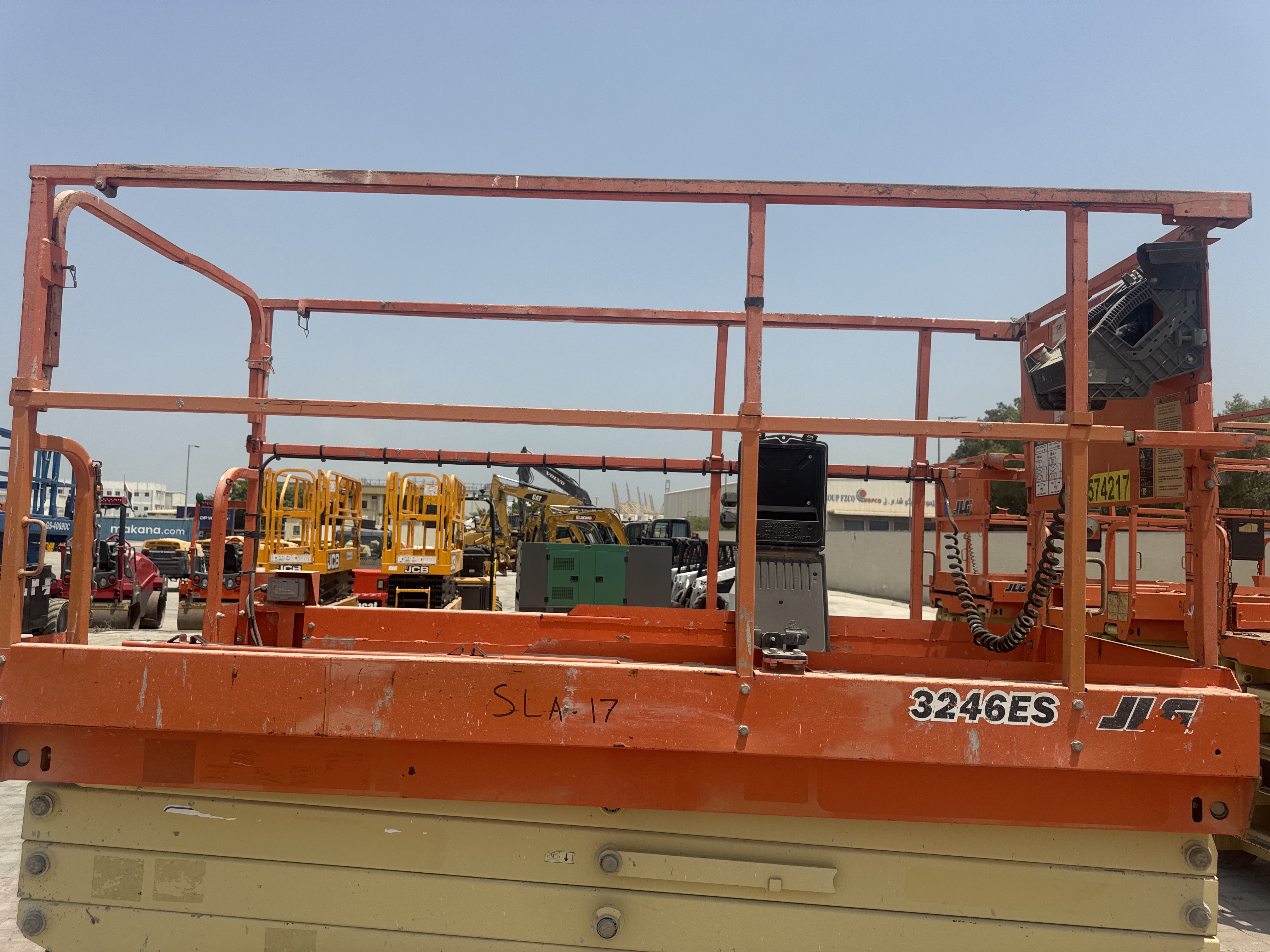 SLA-017-JLG-3246ES-Scissor-lifts-inspection-Structure-Guard-rail-2