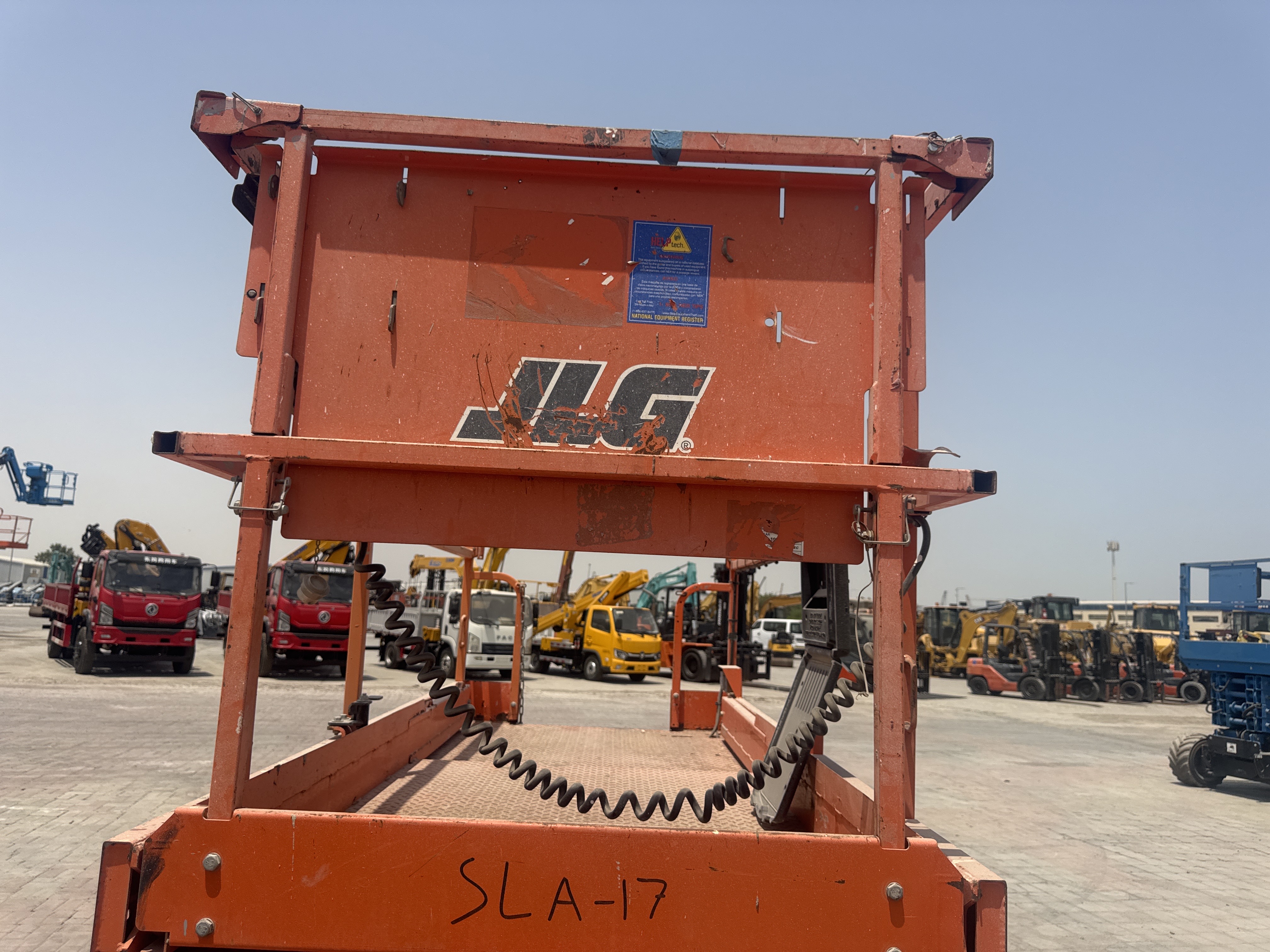 SLA-017-JLG-3246ES-Scissor-lifts-inspection-Structure-Guard-rail-3