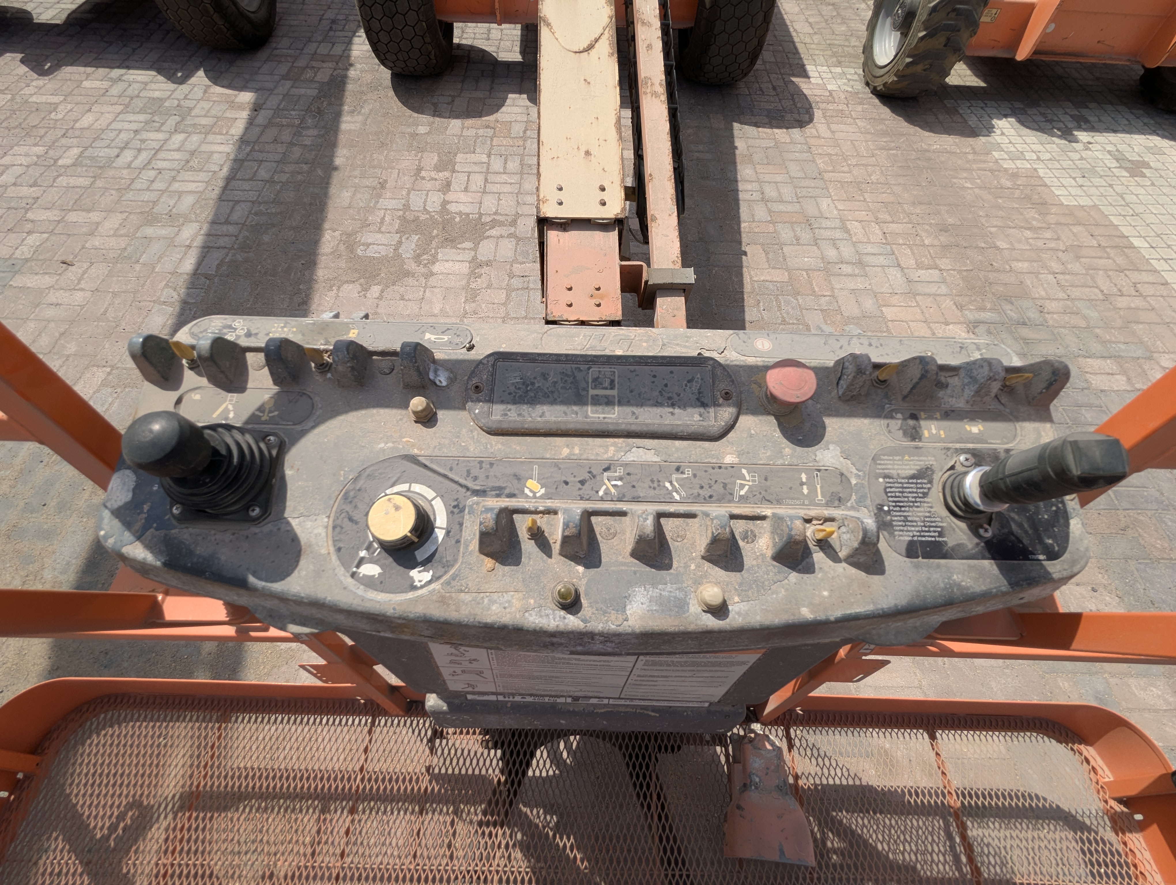 BLA-010-JLG-600S-Boom-lifts-inspection-Cabin-Platform-control-1