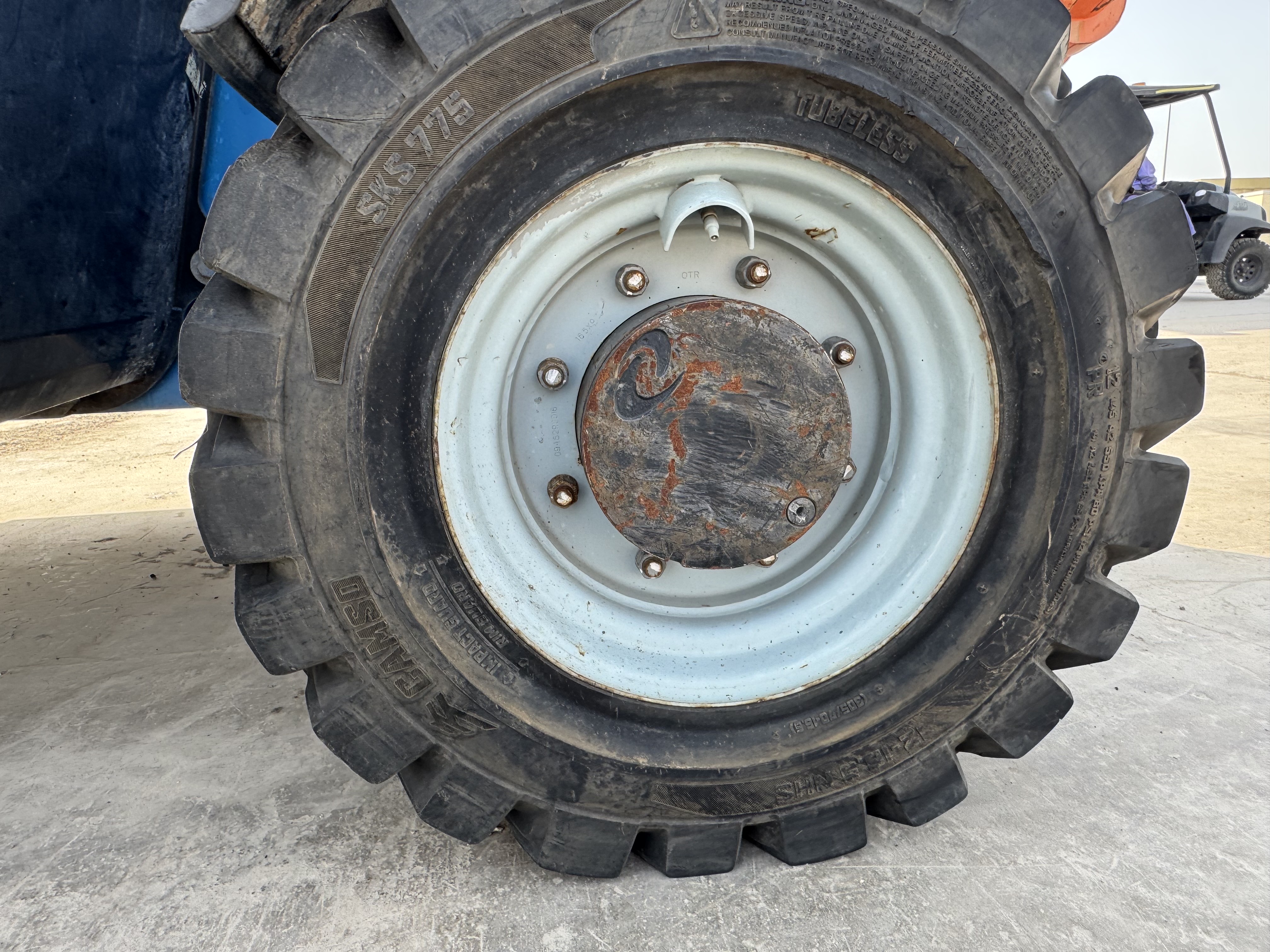 THM-004-جيني-GTH-5519-رافعات-تلسكوبية-فحص-الهيكل-الإطار-الأمامي-الأيسر-/-محور-العجلة---الحالة-1