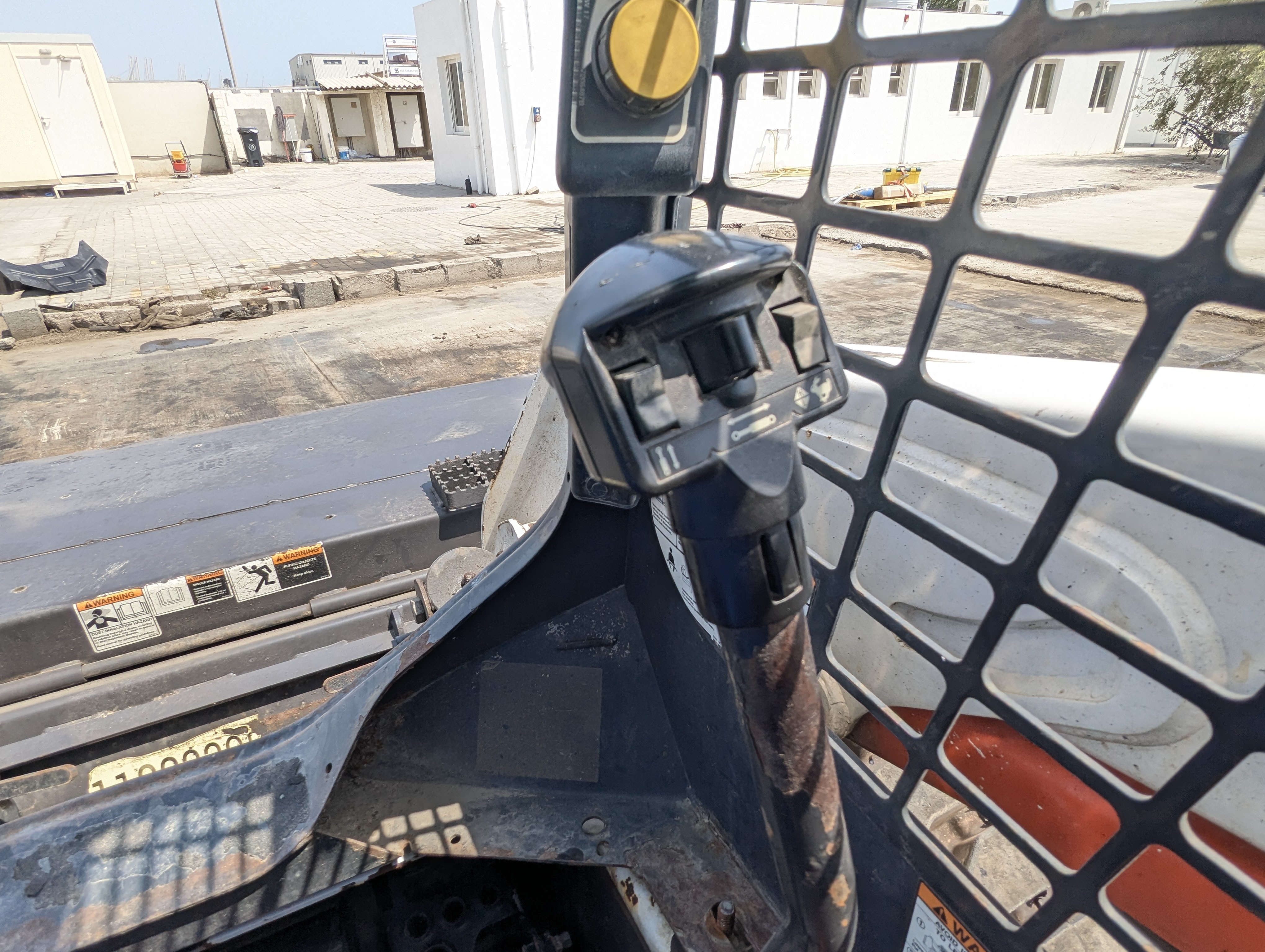 SSL-017-Bobcat-S550-Skid-steer-loaders-inspection-Cabin-Joysticks-1