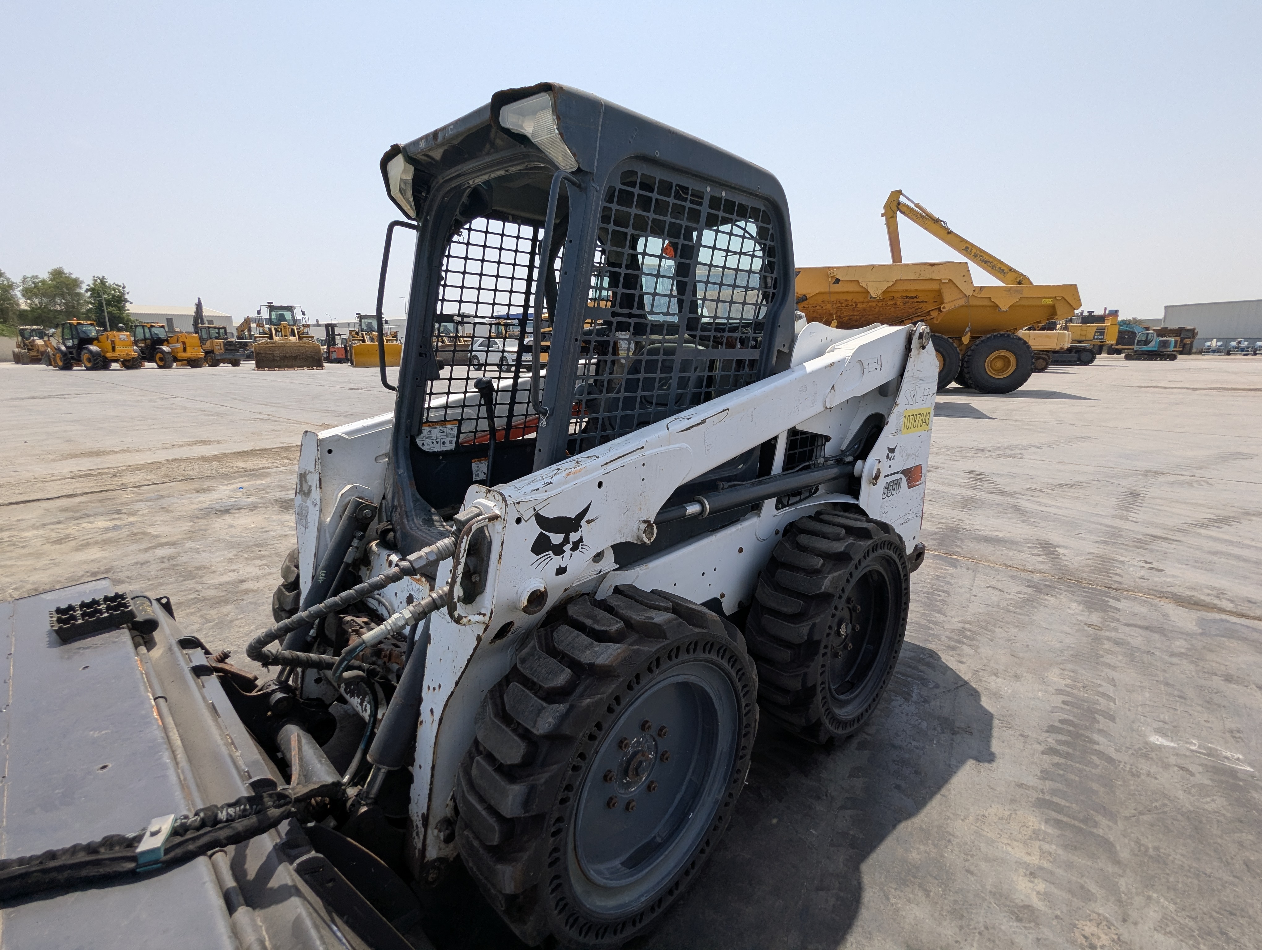 SSL-017-Bobcat-S550-Skid-steer-loaders-inspection-Structure-Paint-1