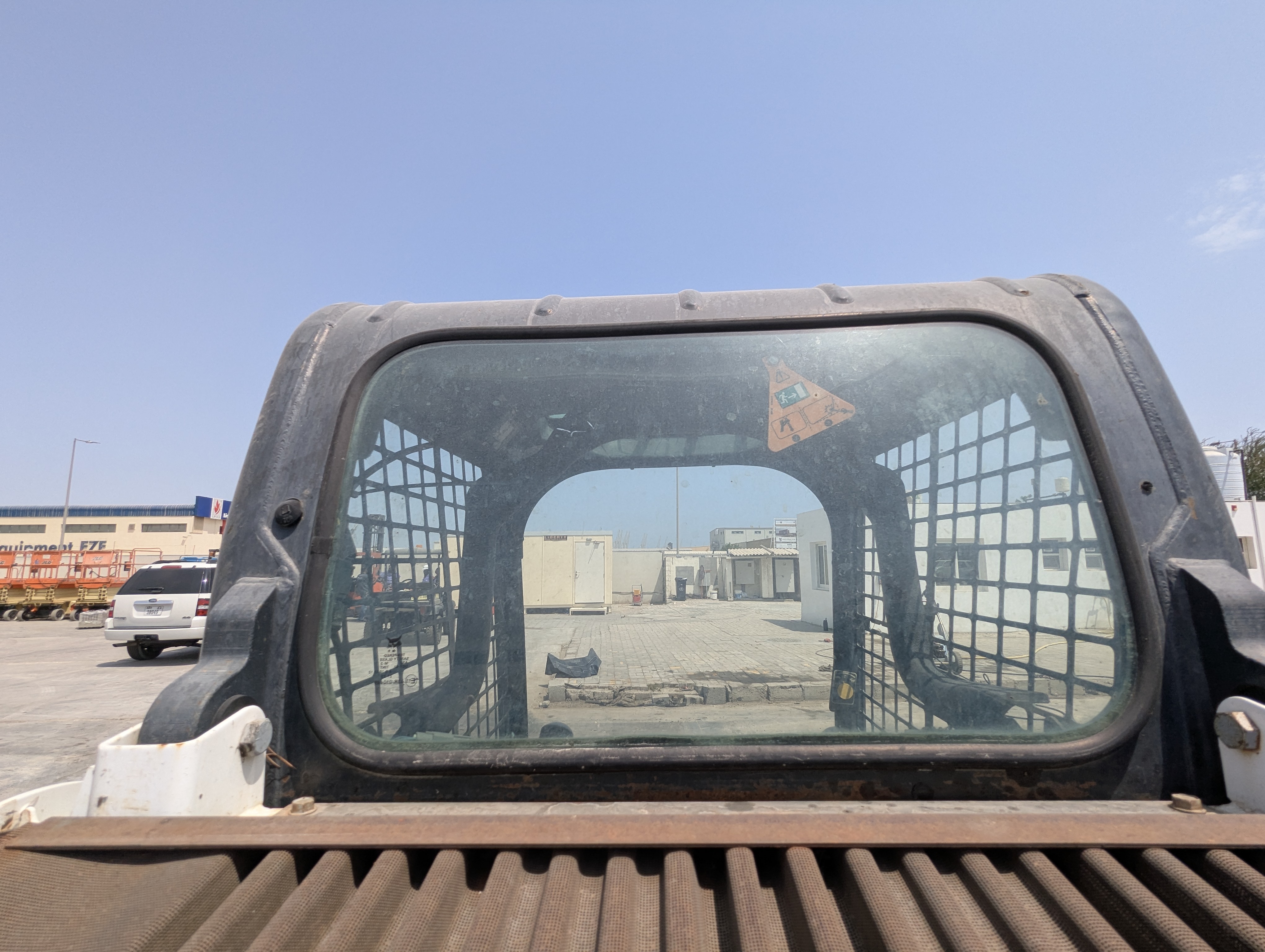 SSL-017-Bobcat-S550-Skid-steer-loaders-inspection-Safety-Glass-1