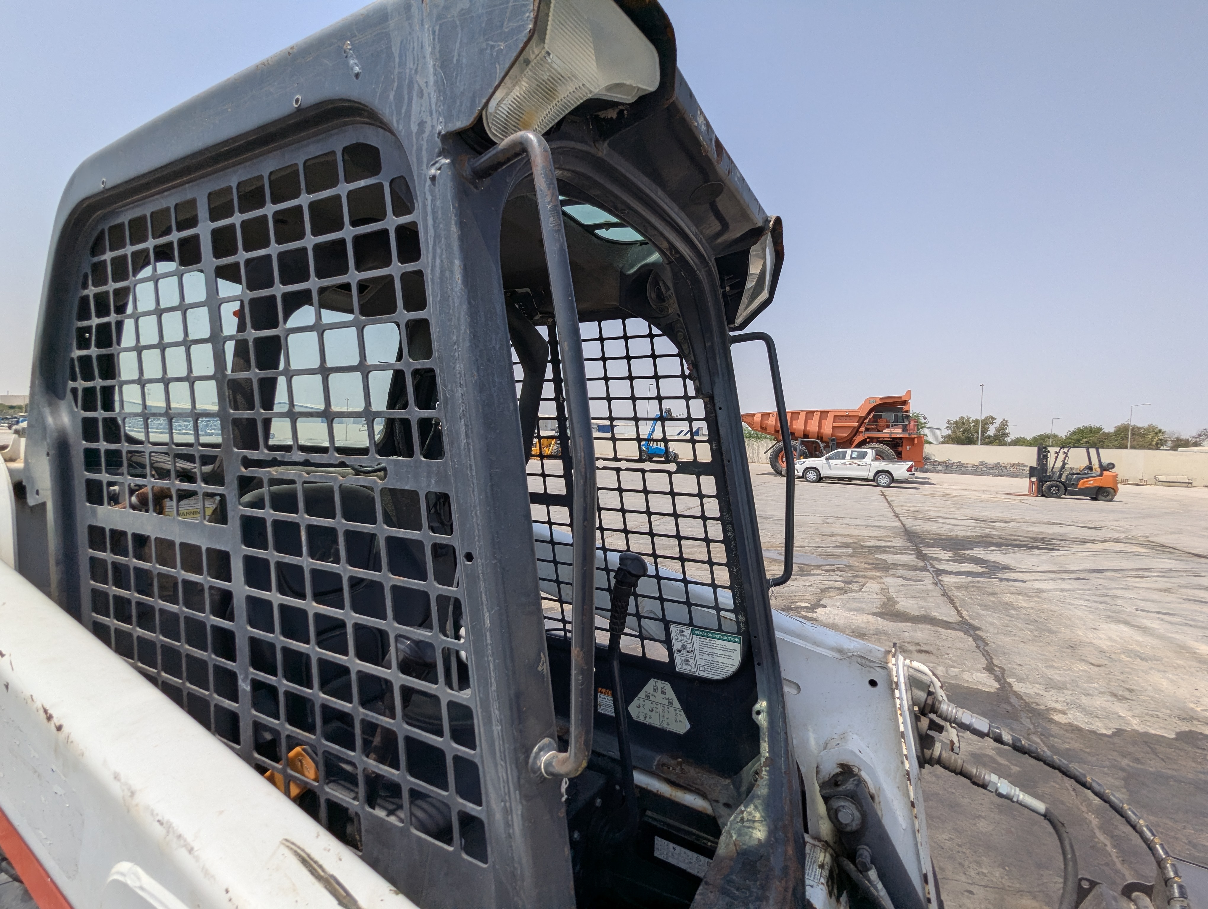 SSL-017-Bobcat-S550-Skid-steer-loaders-inspection-Safety-Rollover-protective-structure-(ROPS-/-FOPS)-1