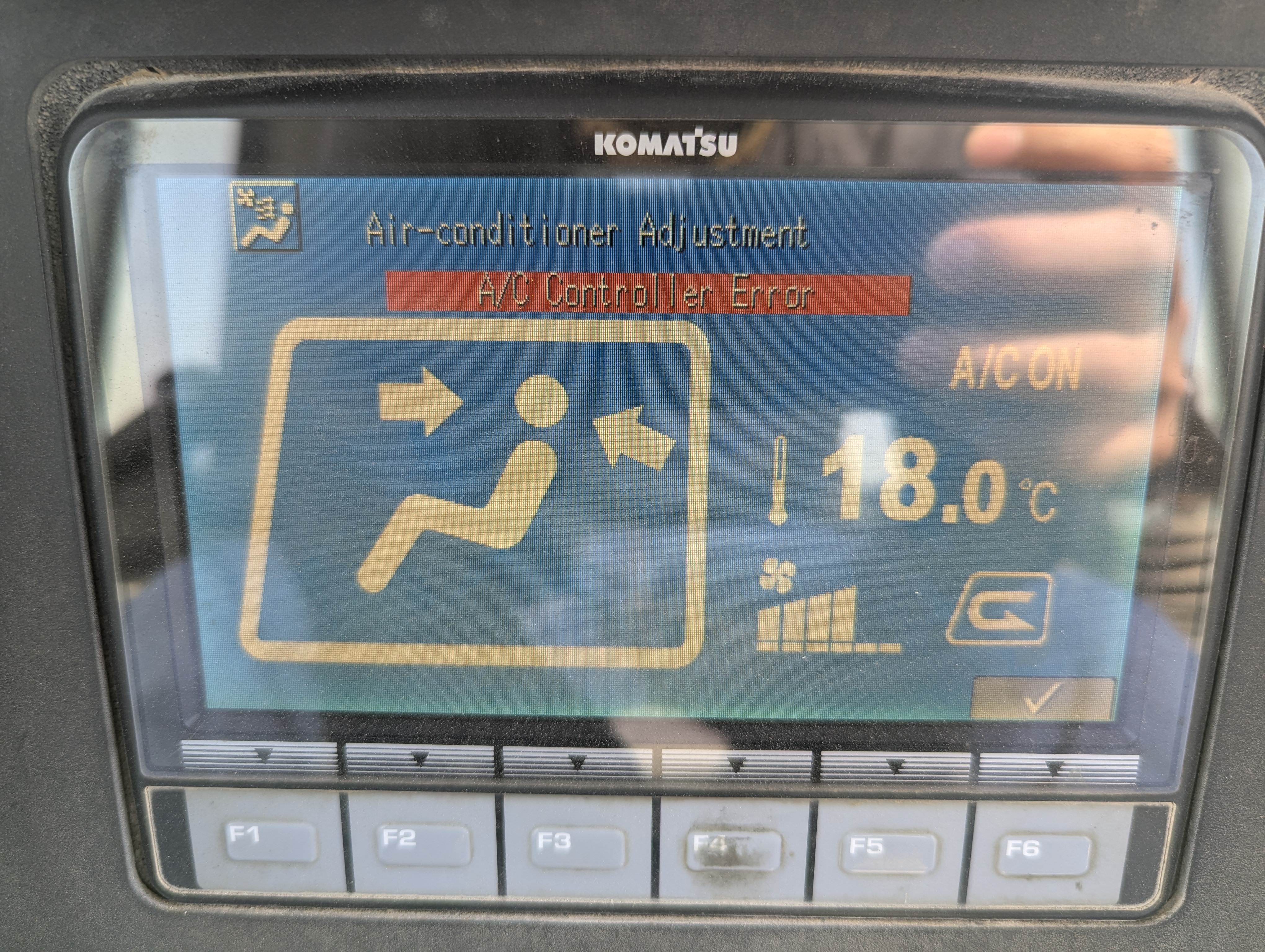 CDB-020-Komatsu-D155A-6R-Crawler-dozers-inspection-Air-conditioning-A/C-control-panel-3