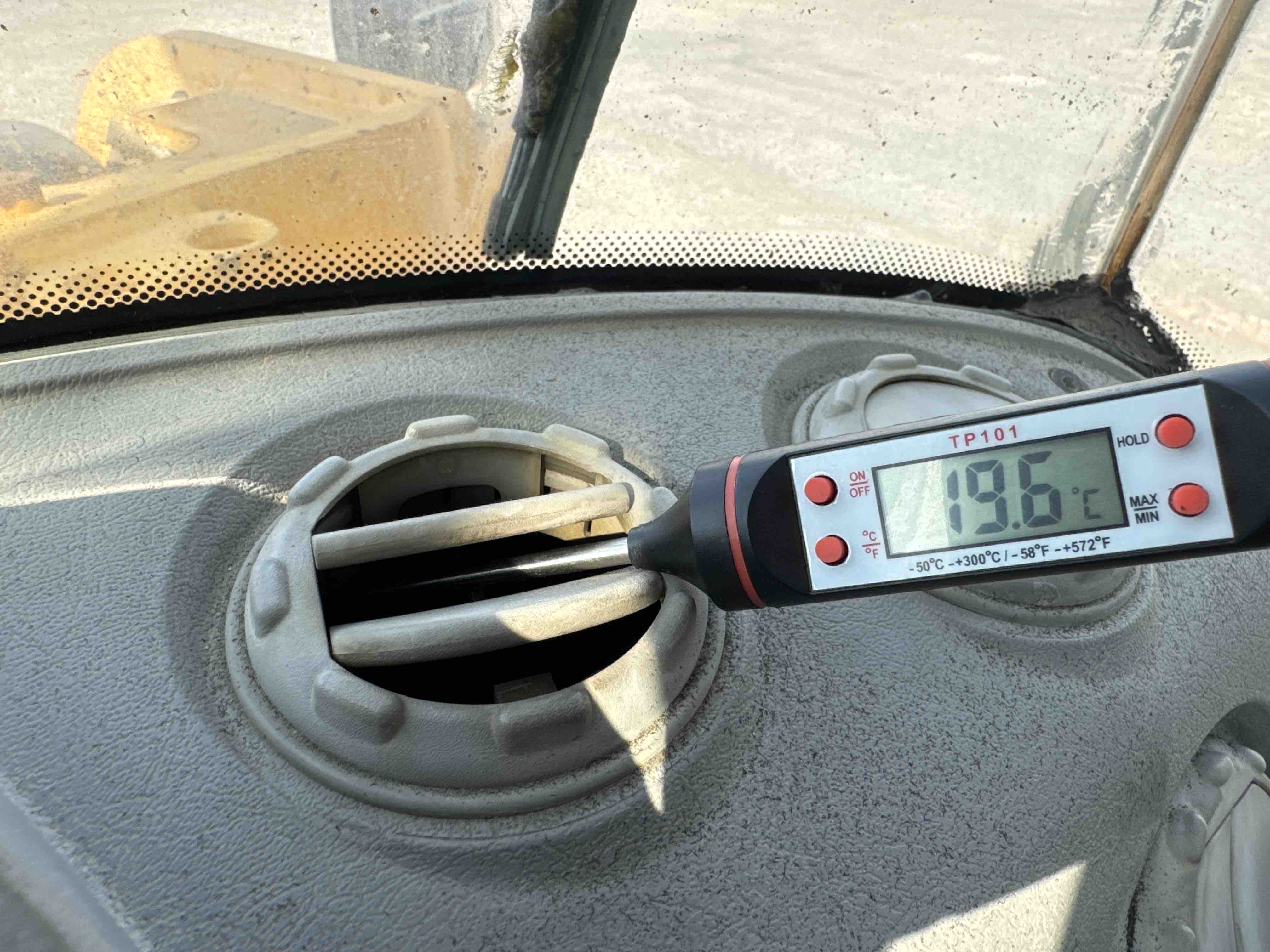 WHL-011-فولفو-L120F-لوادر-بعجلات-فحص-نظام-التكييف-نظام-التبريد-1