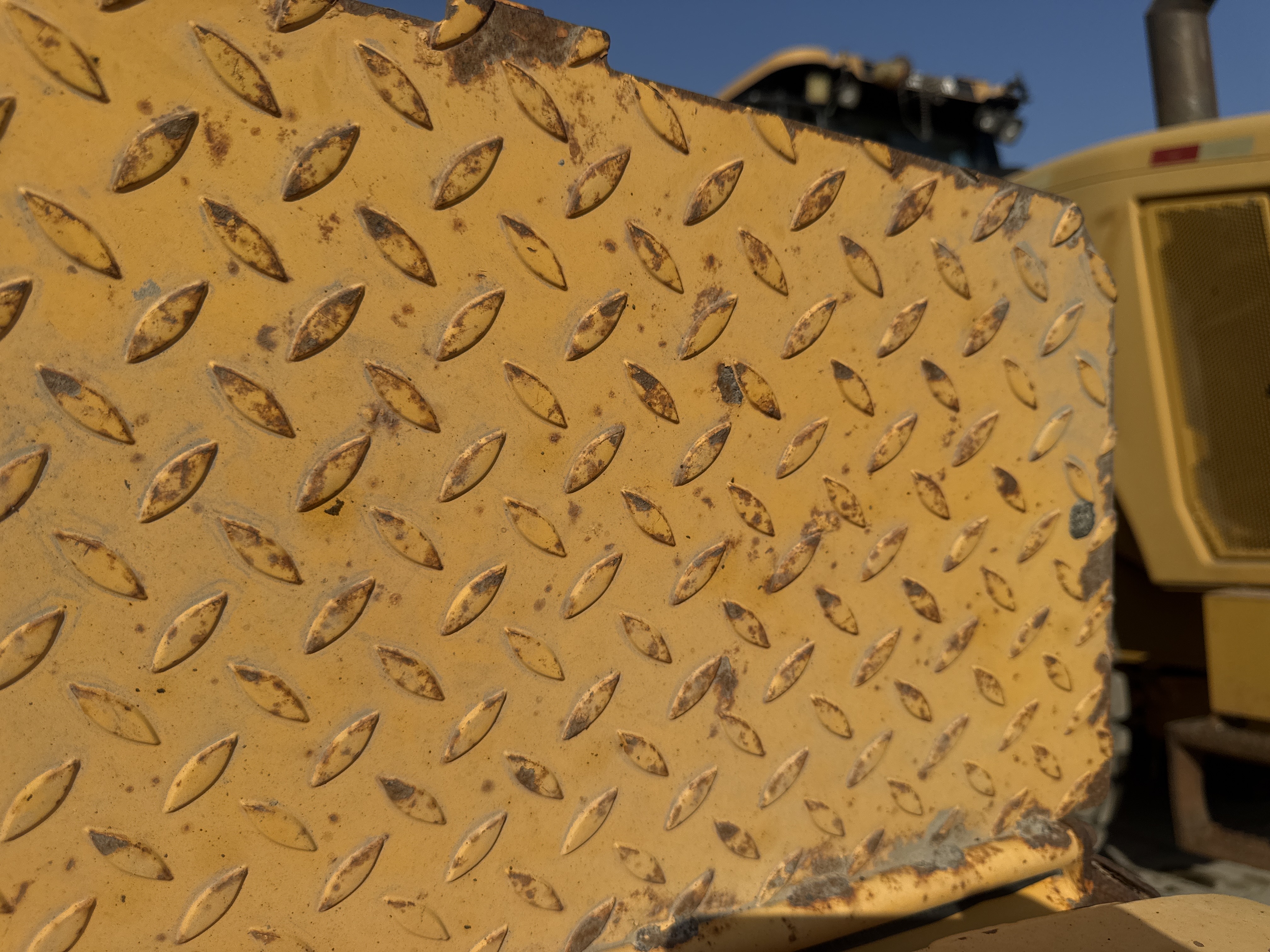 WHL-011-فولفو-L120F-لوادر-بعجلات-فحص-الهيكل-الصفائح-المعدنية-(الفيبرجلاس)-1
