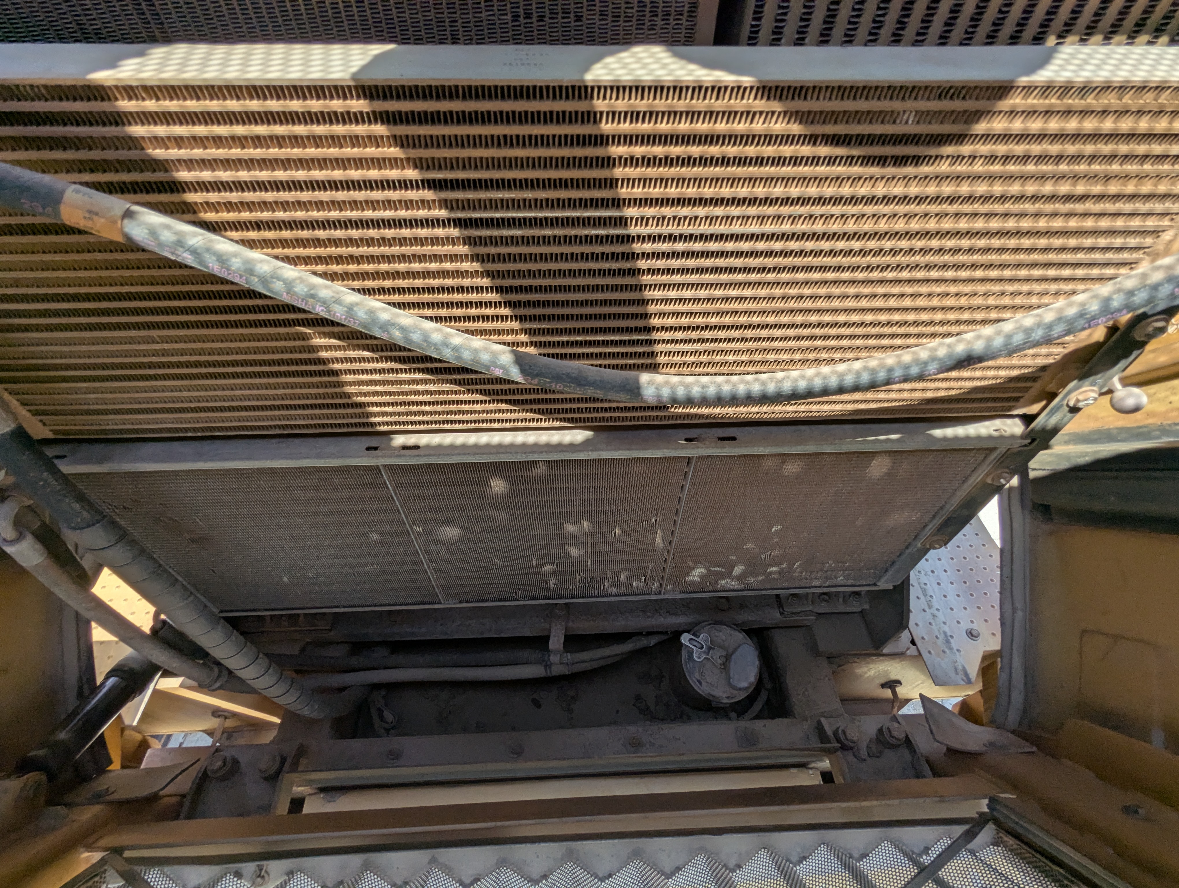 WHL-013-Cat-966H-Wheel-loaders-inspection-Engine-Radiator,-condenser,-intercooler,-hydraulic-cooler-1