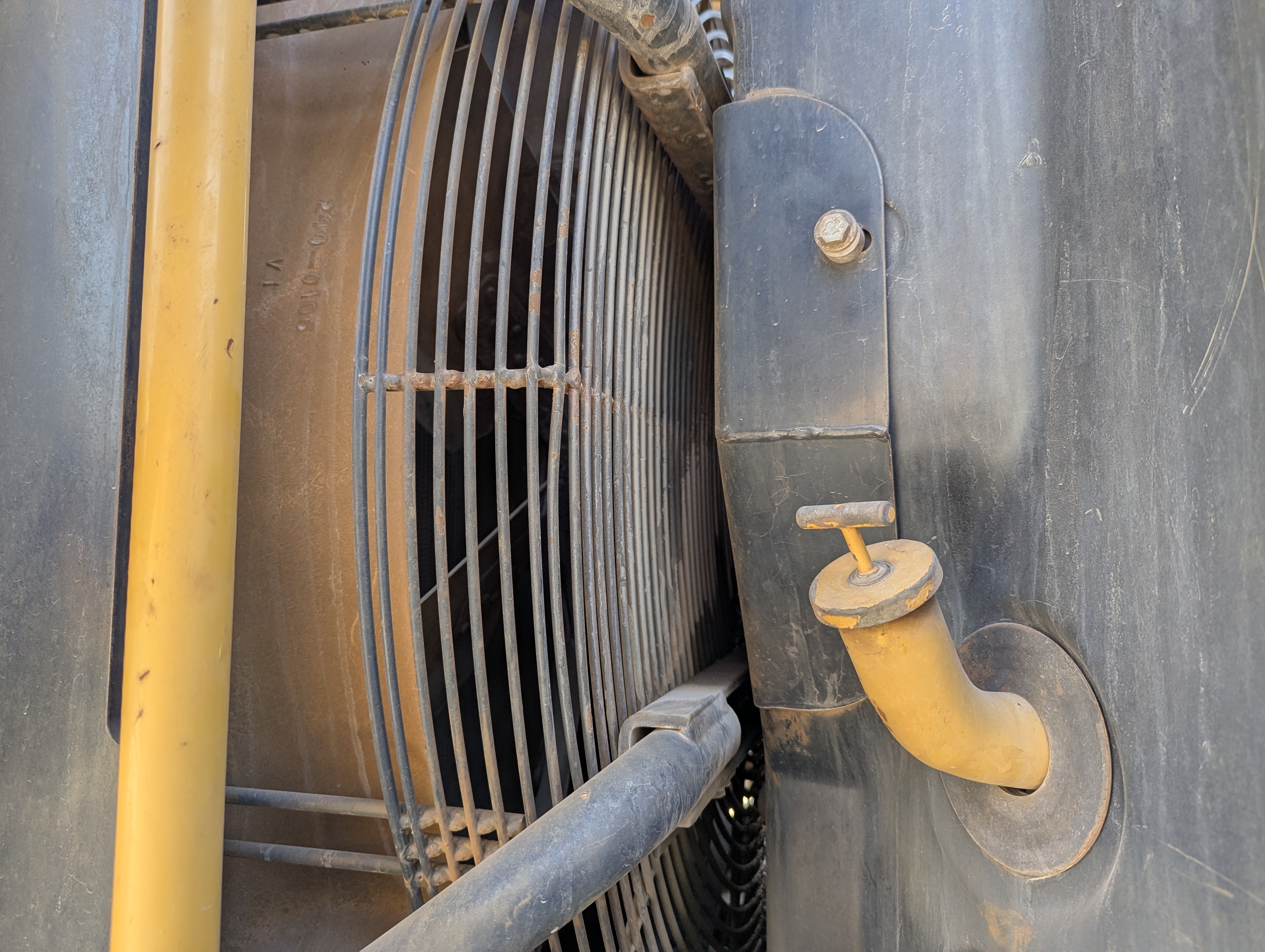 WHL-013-Cat-966H-Wheel-loaders-inspection-Engine-Cooling-fan-and-fan-guard-1