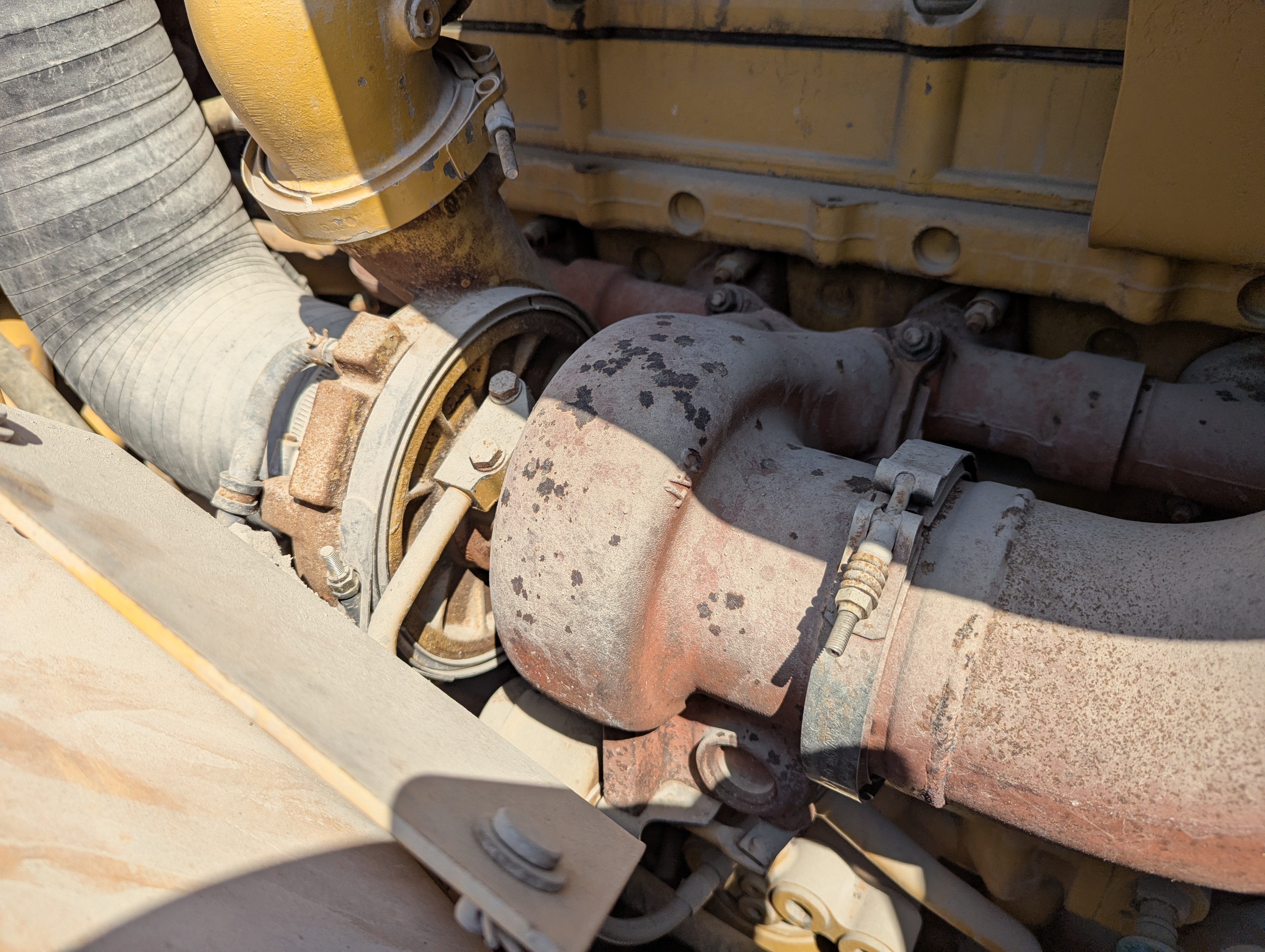 WHL-013-Cat-966H-Wheel-loaders-inspection-Engine-Turbo-1