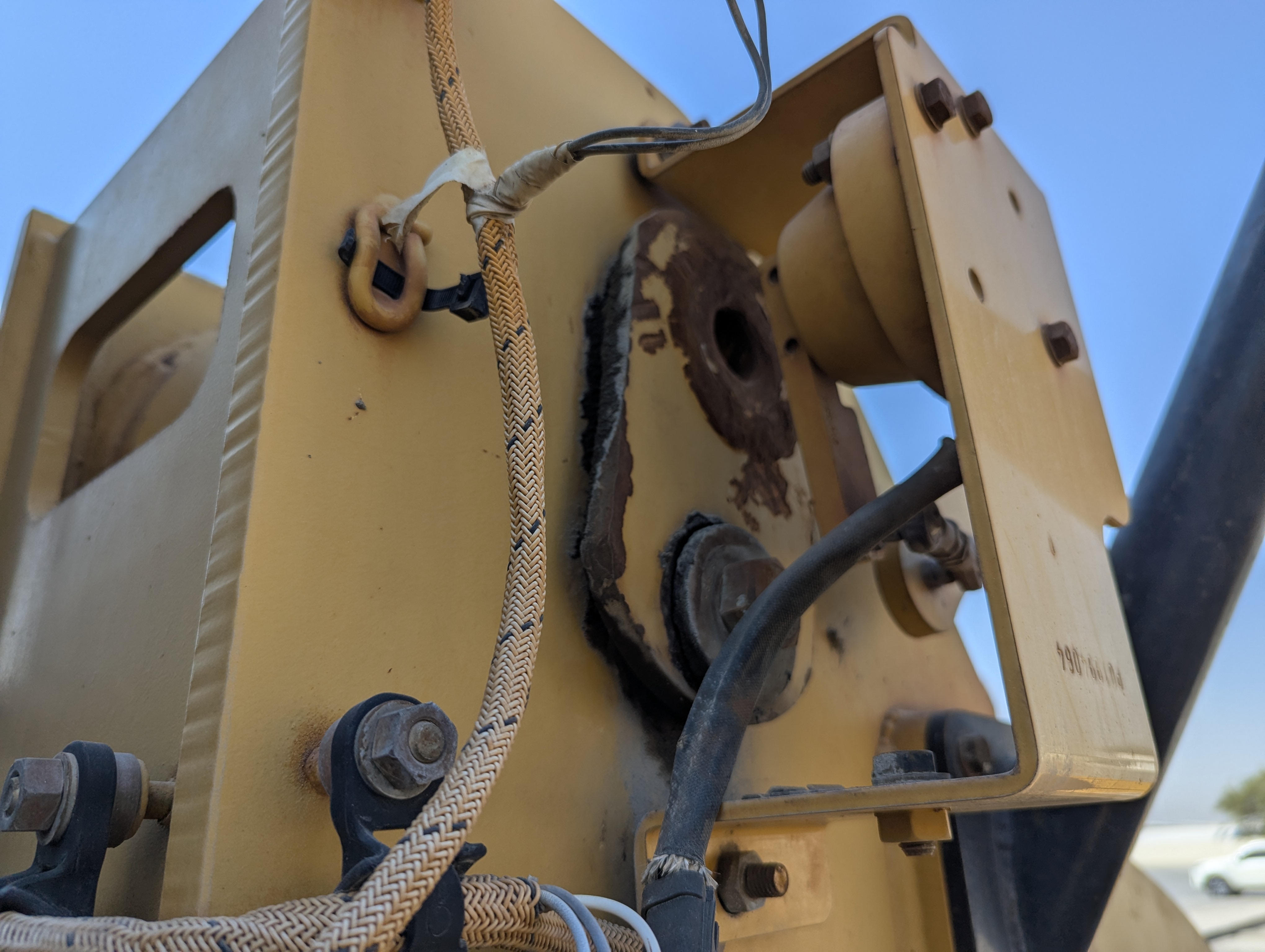WHL-013-Cat-966H-Wheel-loaders-inspection-Hydraulics-Boom-base-pin-and-bushings-1