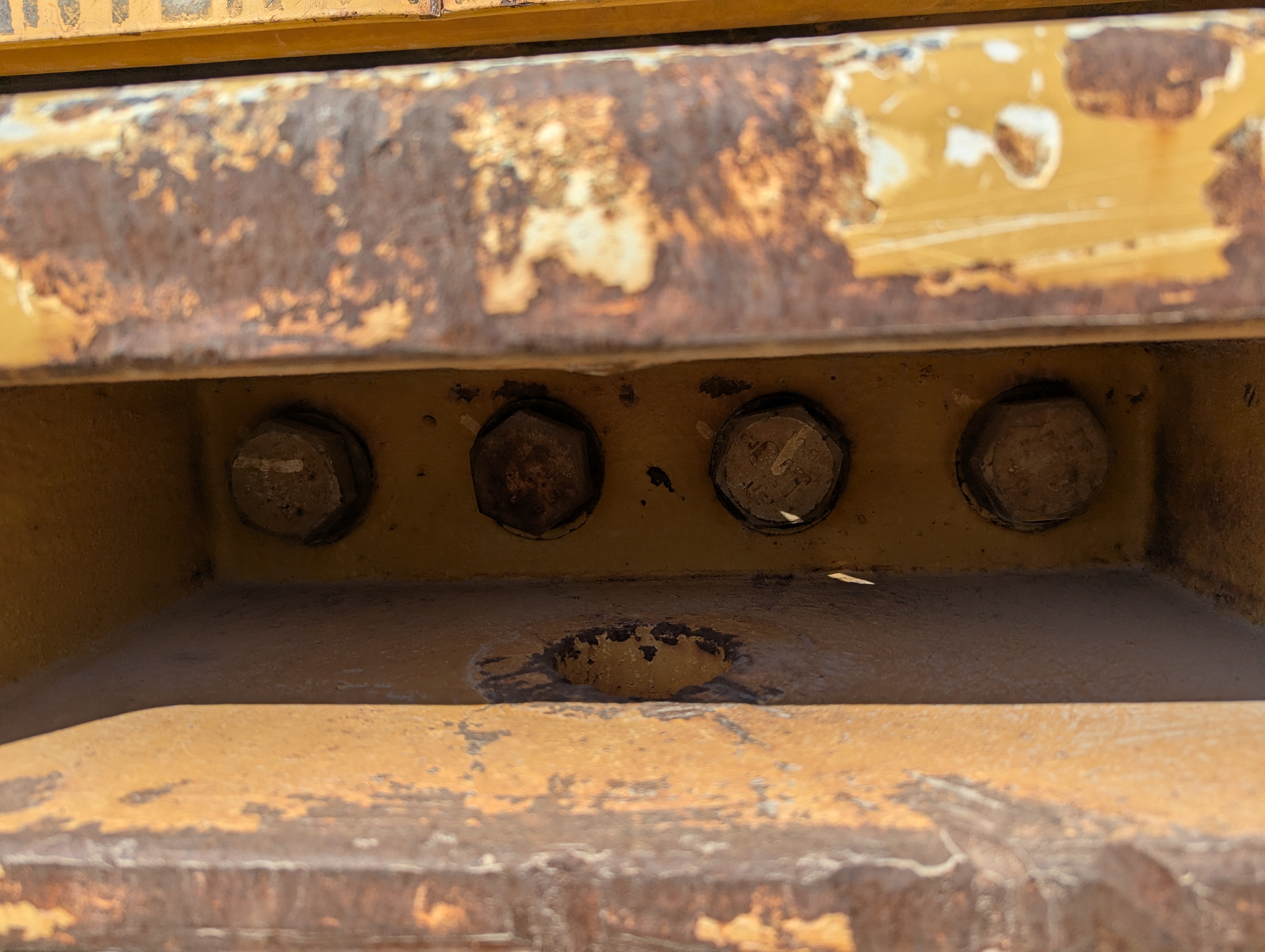 WHL-013-Cat-966H-Wheel-loaders-inspection-Safety-Counter-weight-bolts-1